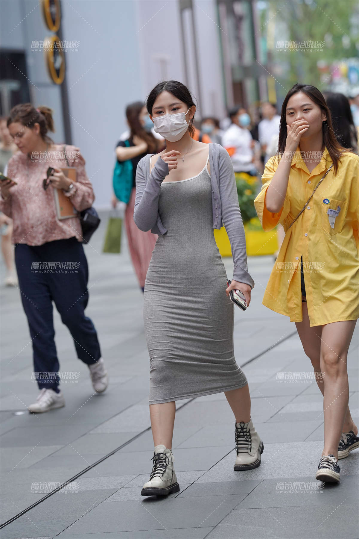 身材不错-日更街拍