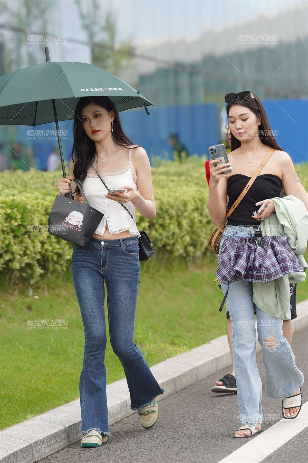 紧牛美眉 笑靥如花-日更街拍