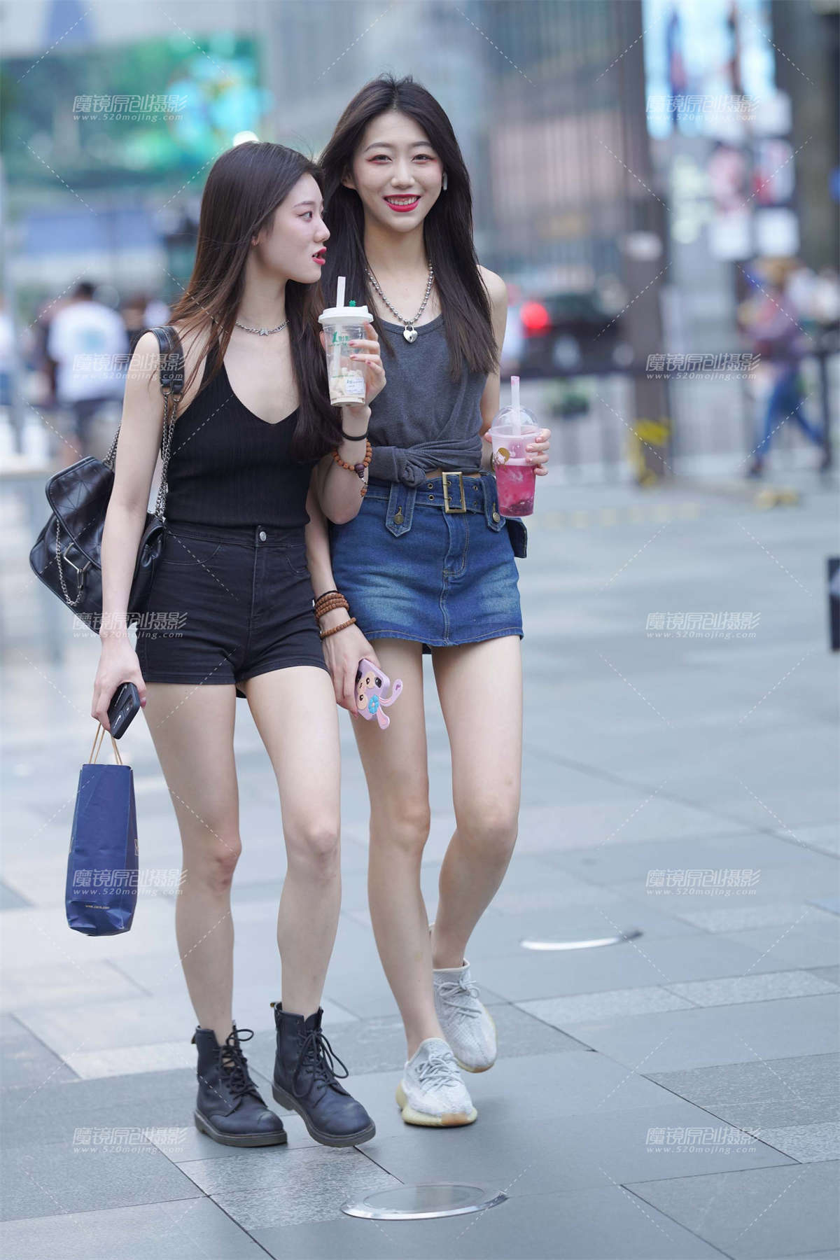 甜美长腿美眉-日更街拍