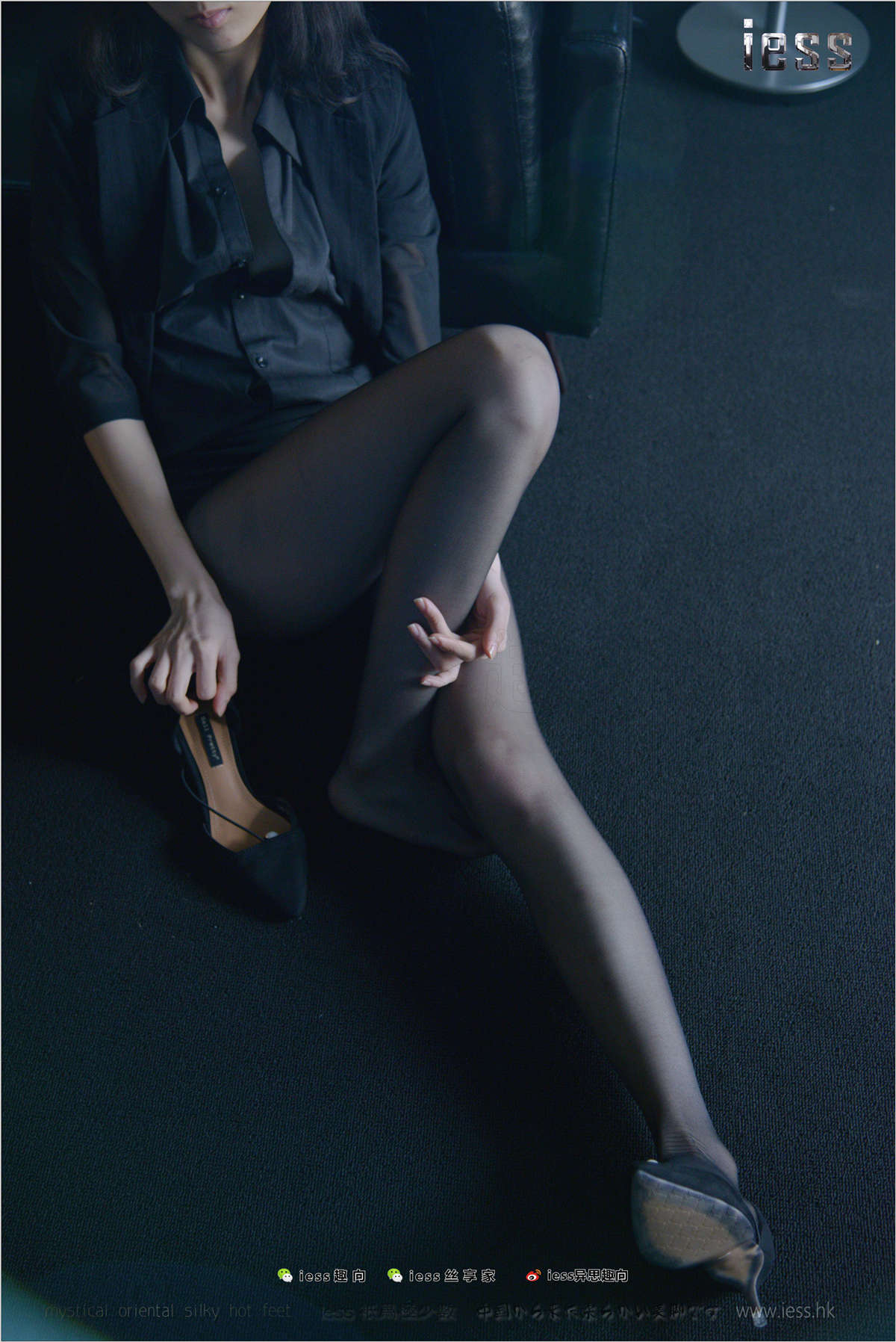 图片[2]-IESS异思趣向 丝足便当193期：小莫的暗调黑丝④ 小莫-日更街拍