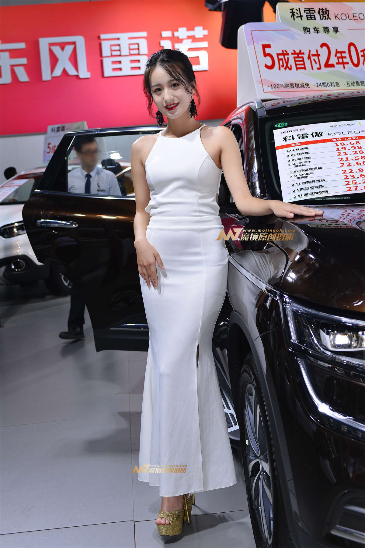 【哈曼赛帖】白长裙街拍-日更街拍