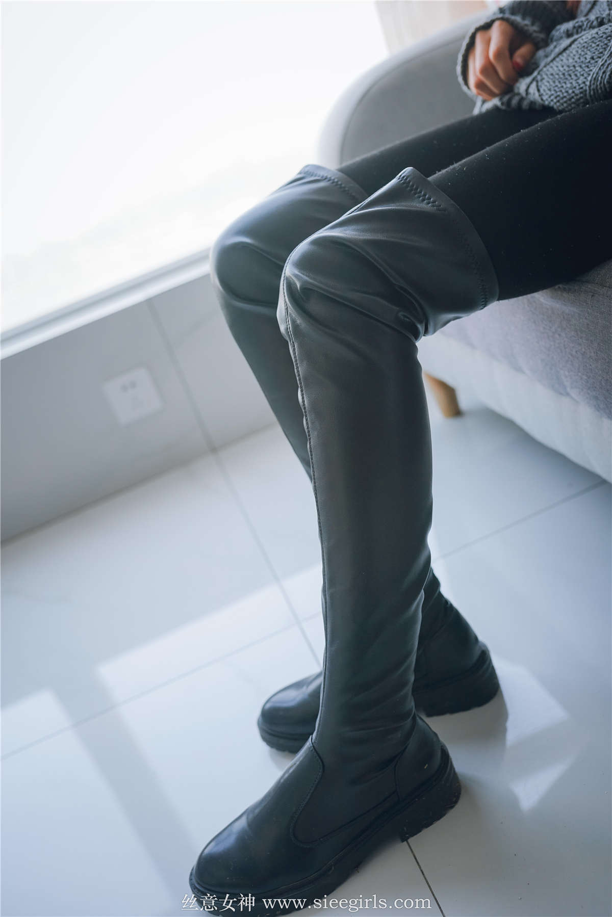 SIEE丝意 NO.378 芊芊 秋意未尽，冬又望望（下）-日更街拍