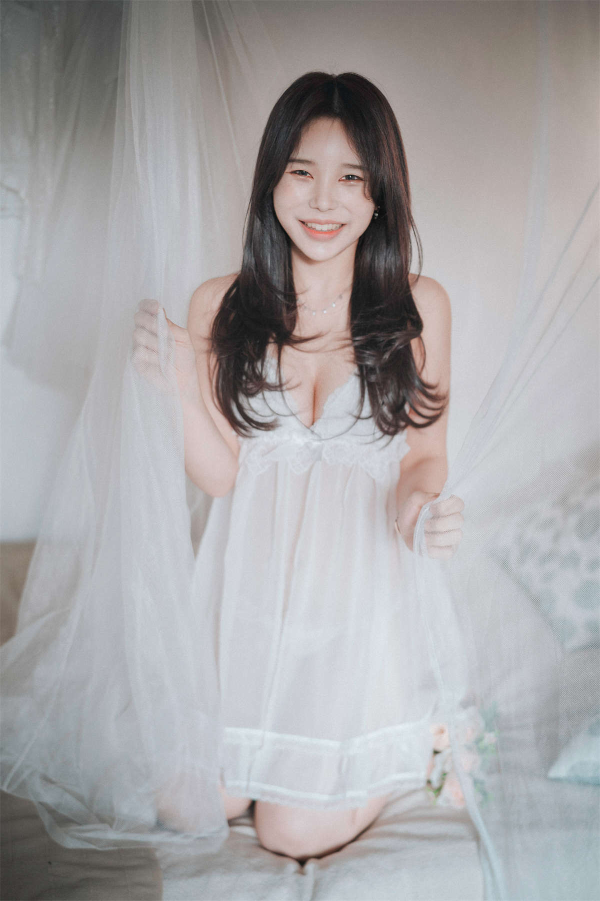 [DJAWA] ZZYuri – Alluring White-日更街拍