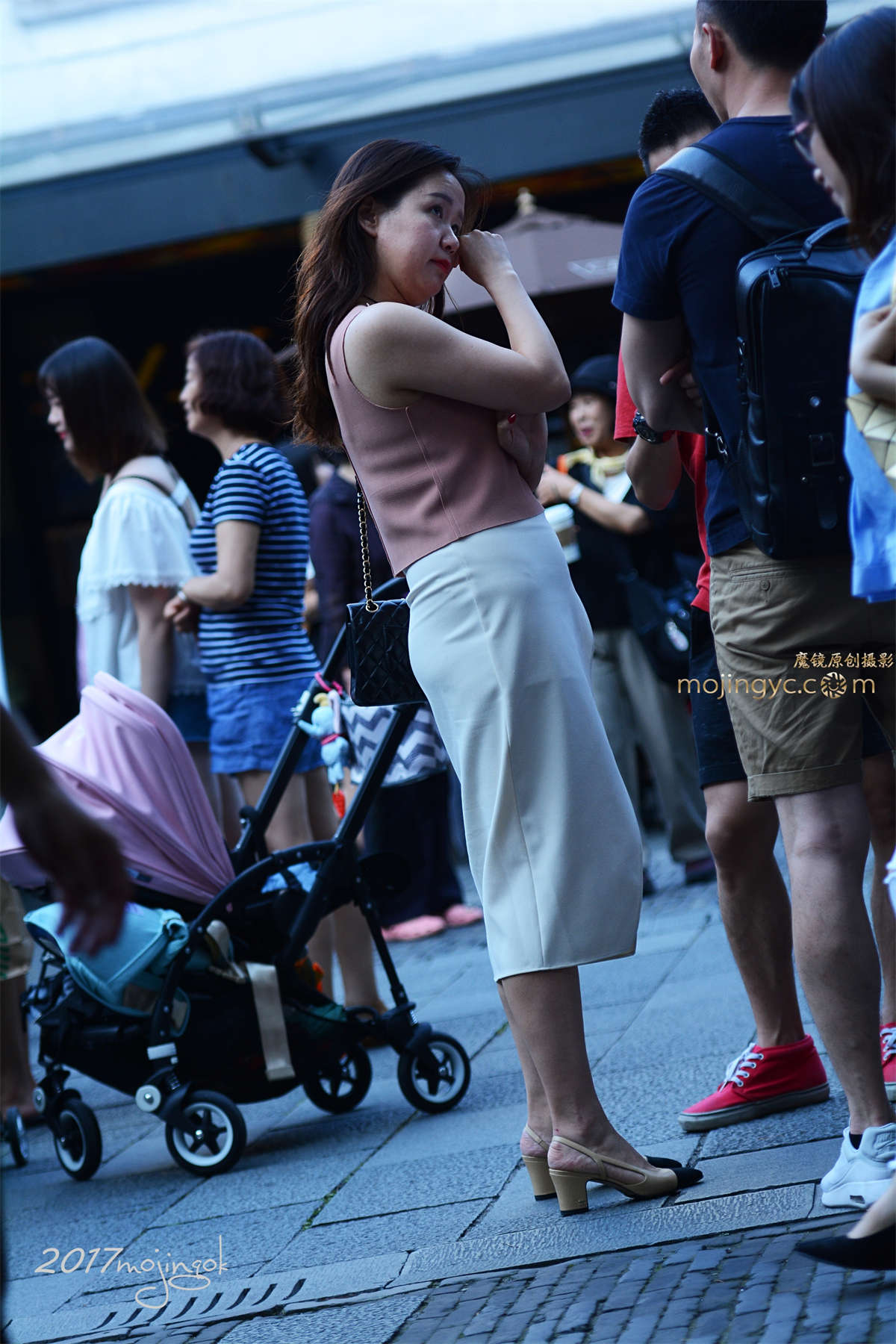 咔喳赛帖-白裙白T很迷人-日更街拍