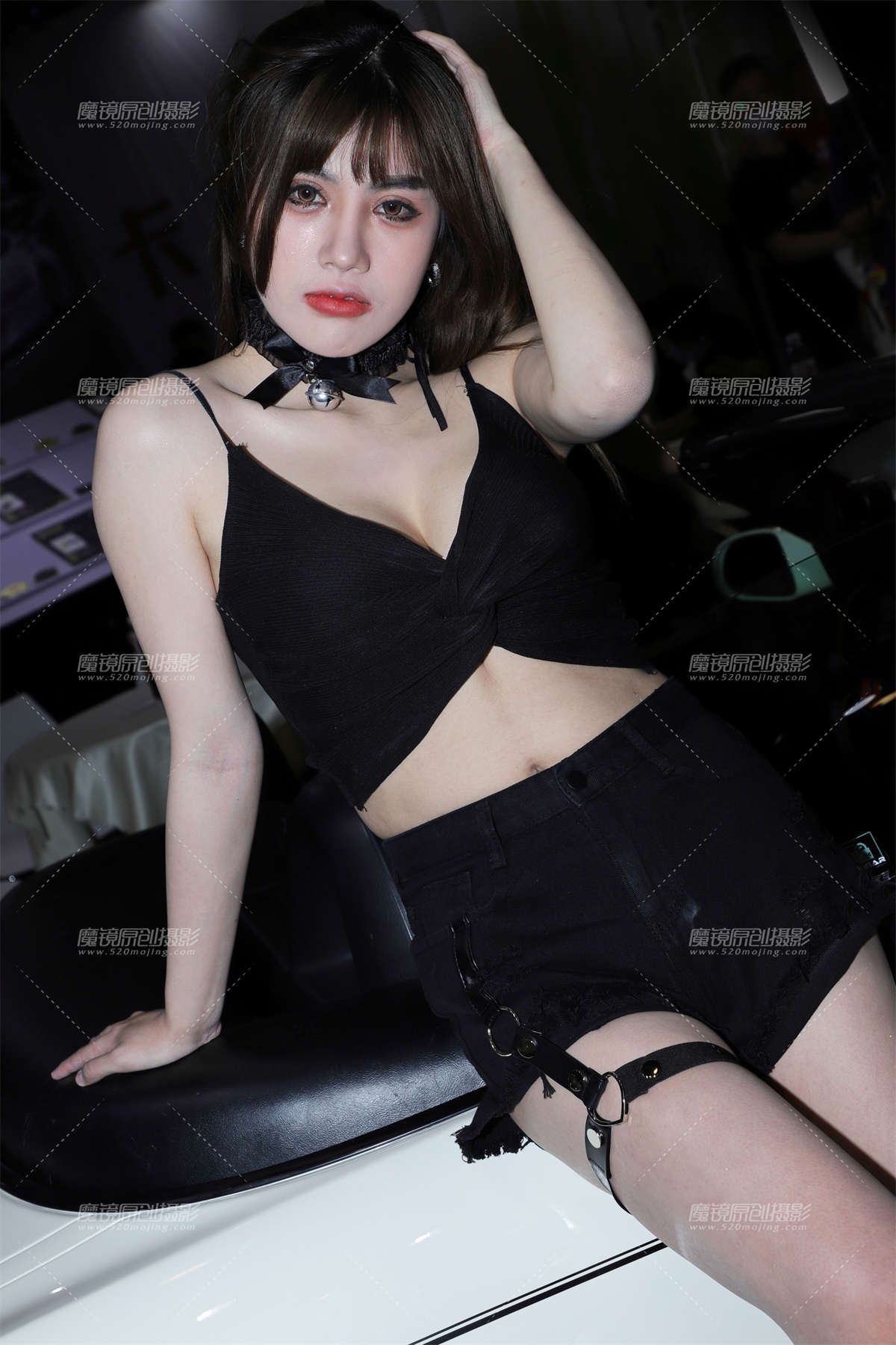 黑色吊带抹胸 黑色热裤插图1