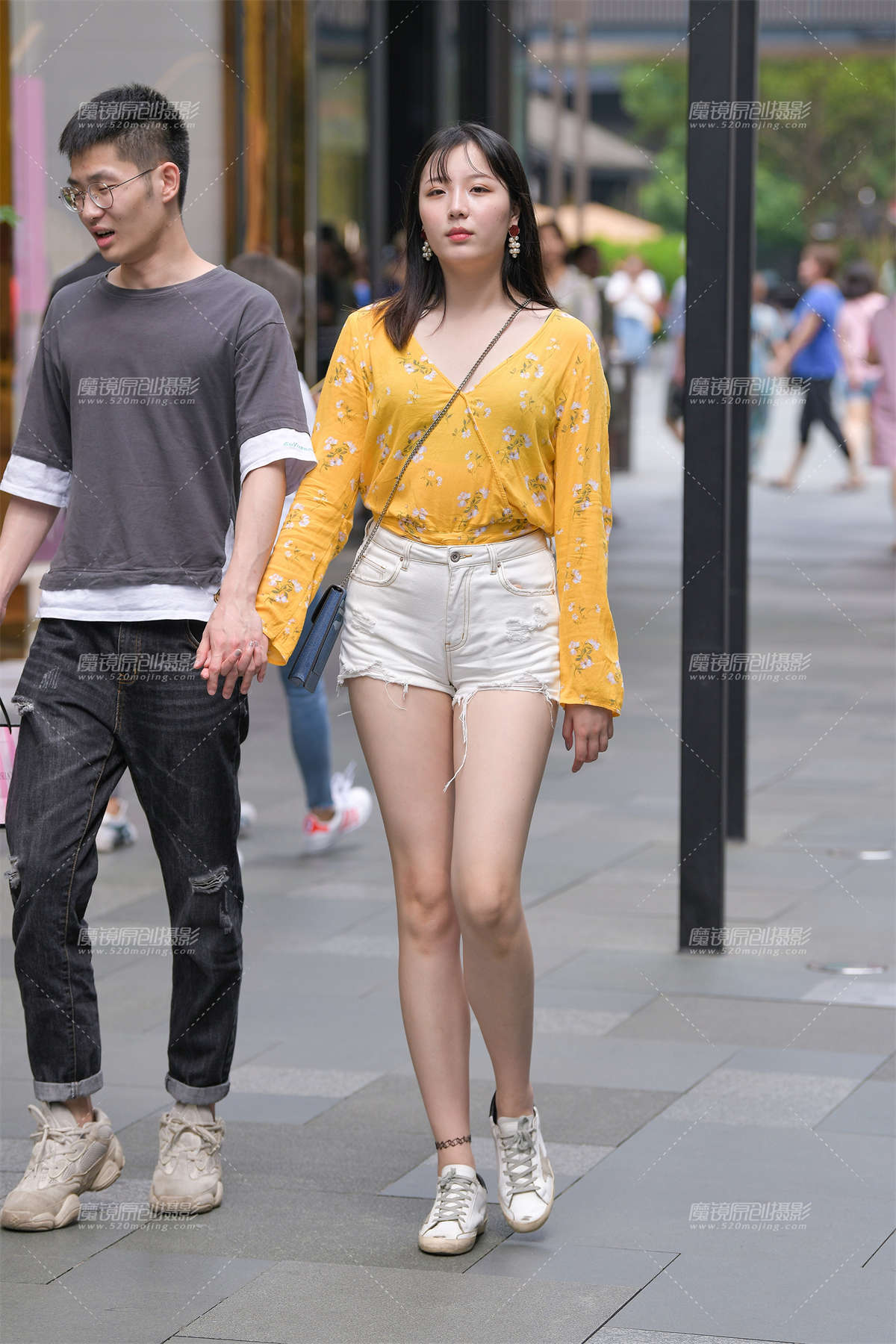 【视觉冲击赛贴】大白腿女盆友~-日更街拍