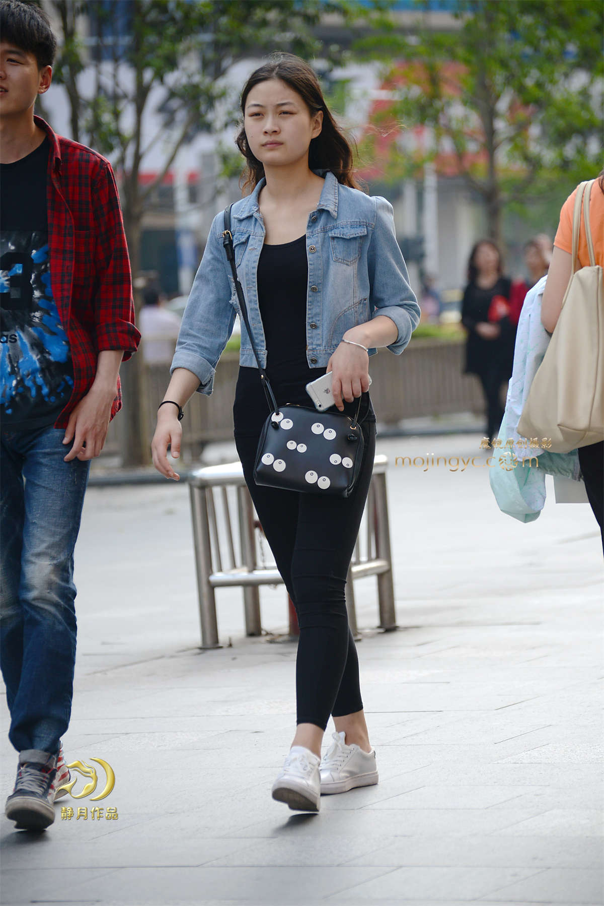 图片[2]-蓝牛衫黑裤妹-（11P）-日更街拍