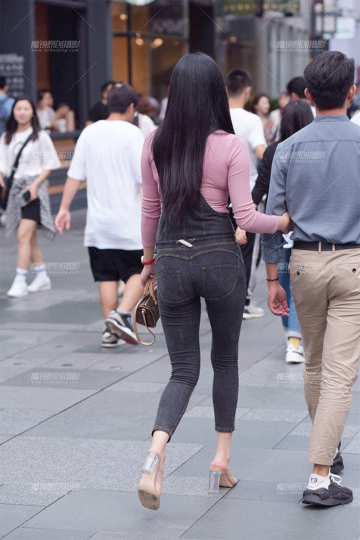 图片[2]-高跟长腿美女-日更街拍