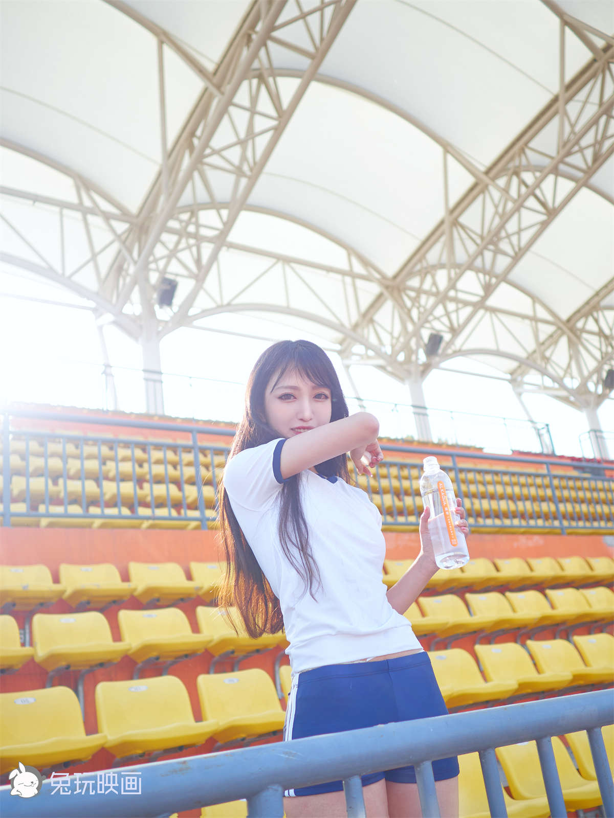 兔玩映画 B93.004 去操场上来一场偶遇吧插图1