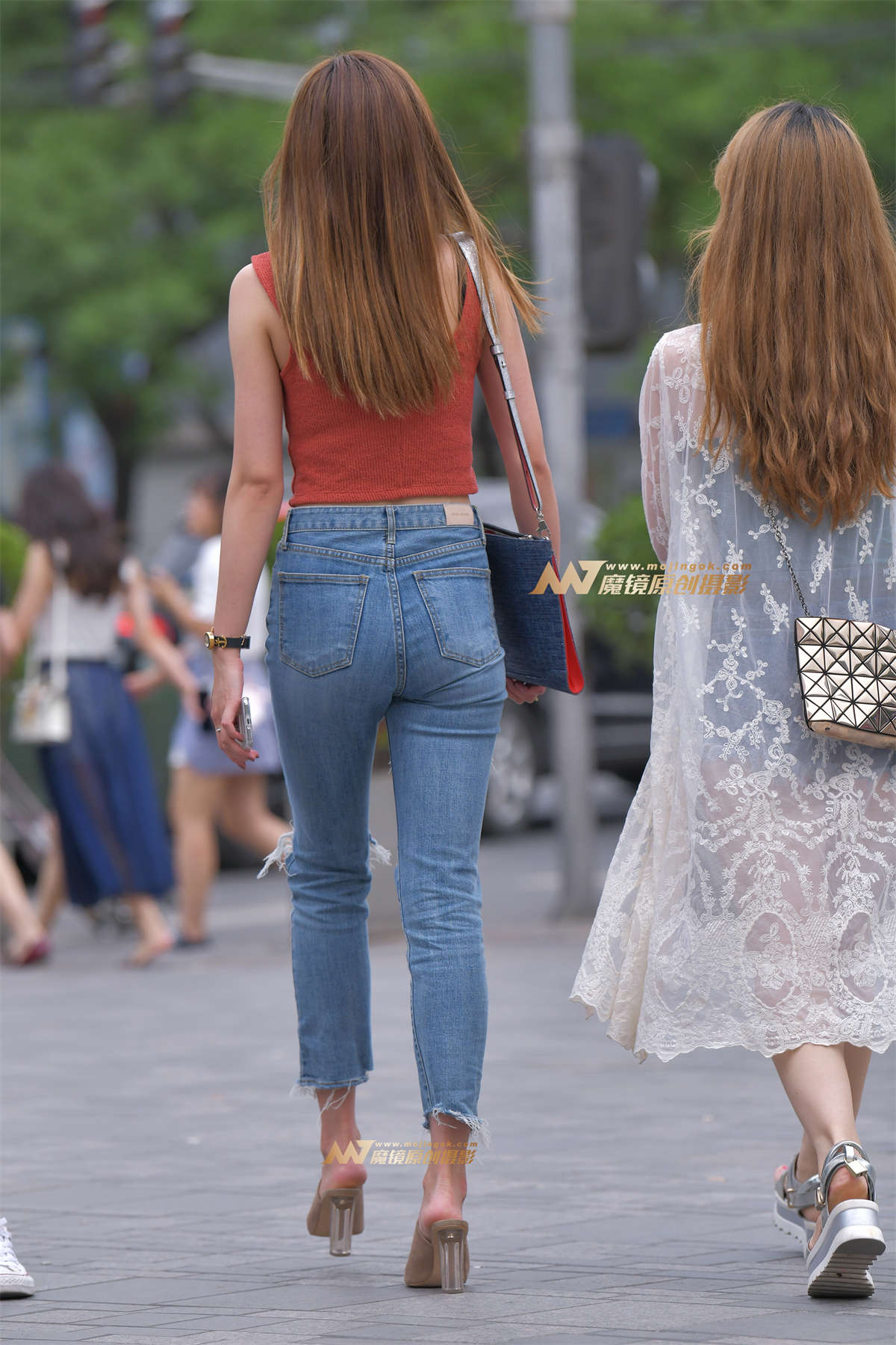 图片[2]-【红石赛贴】长腿牛仔裤妹子-日更街拍