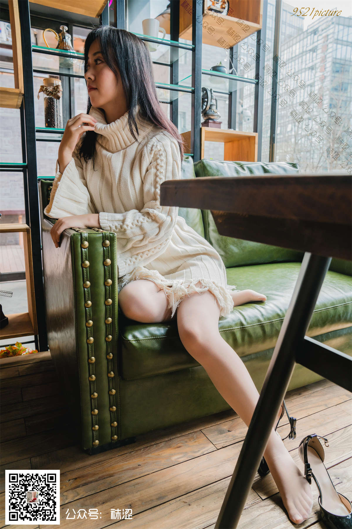 图片[2]-袜涩写真 VOL.023 莎莎的温柔毛衣与肤色丝袜-日更街拍