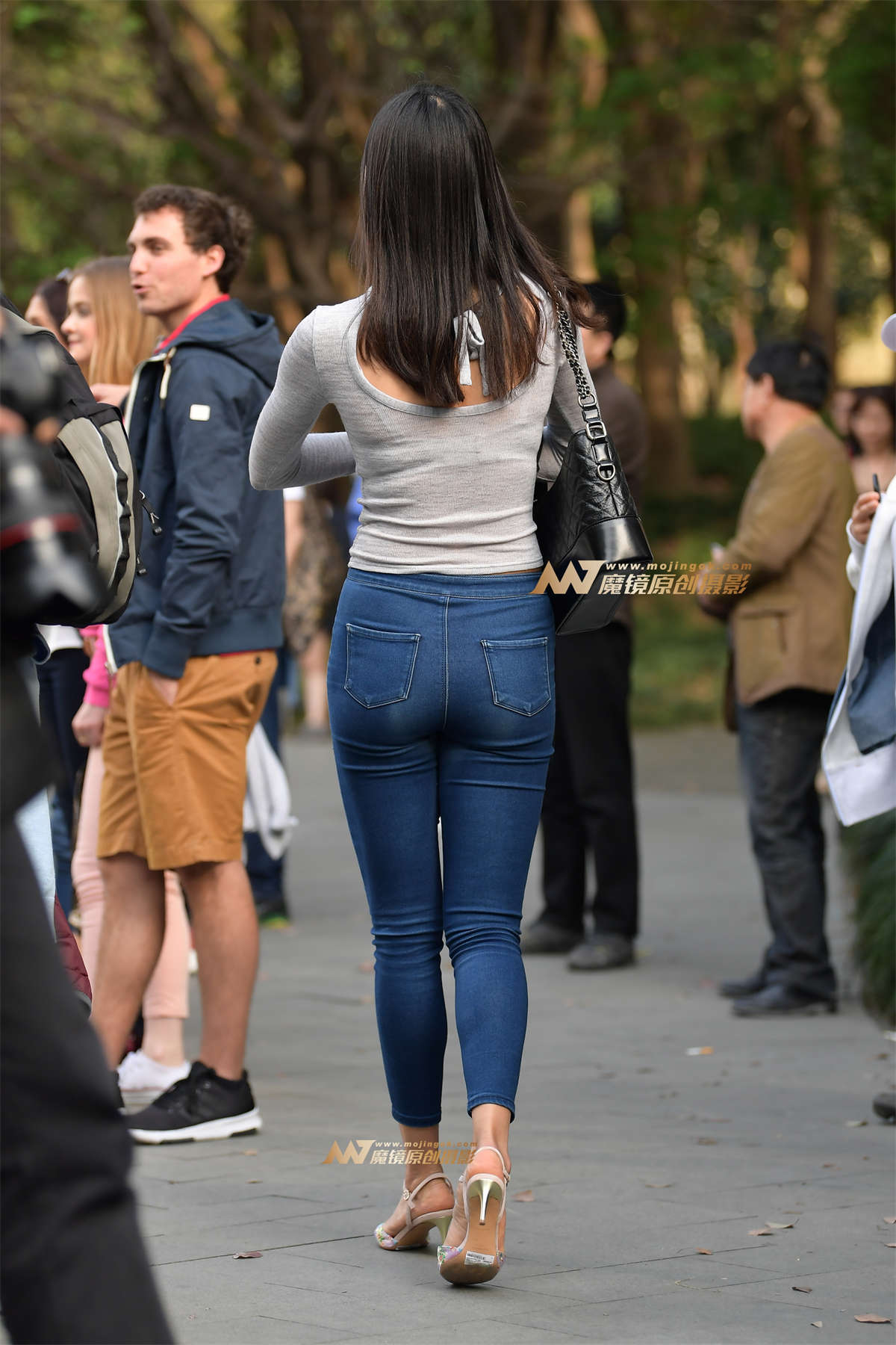 图片[2]-2018秋冬上海时装周外场-Day 4-紧牛-日更街拍