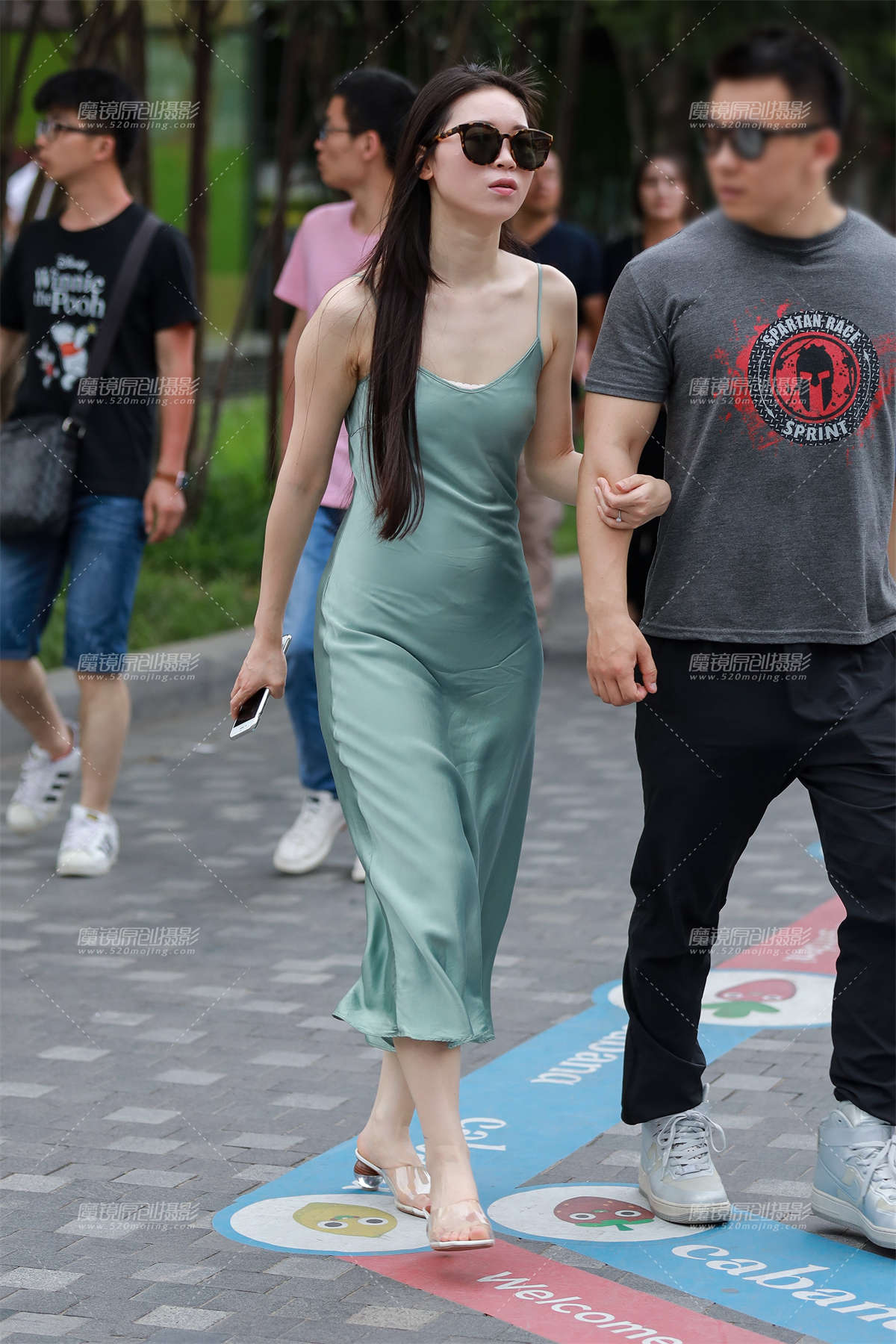 【小默赛帖】第1412篇★摇曳的高挑美女★-日更街拍