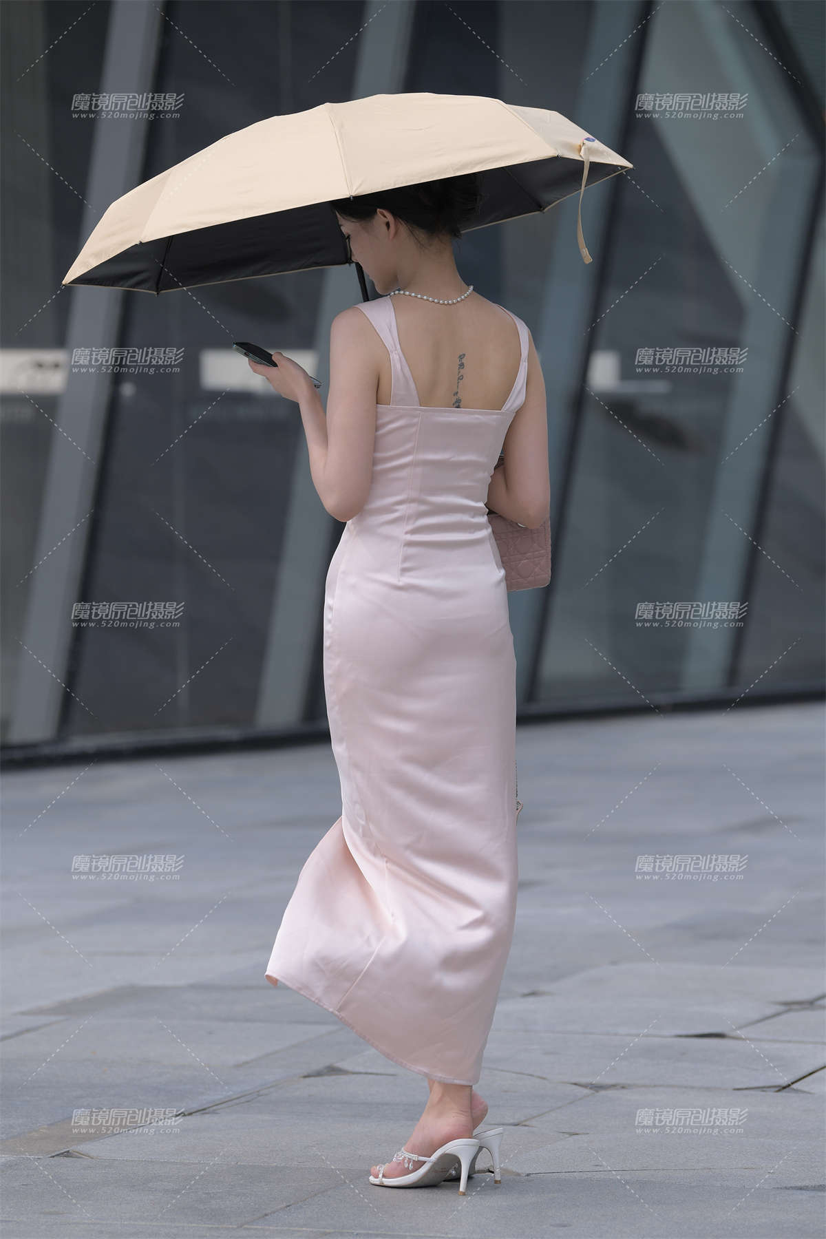 图片[2]-伞下伊人-日更街拍