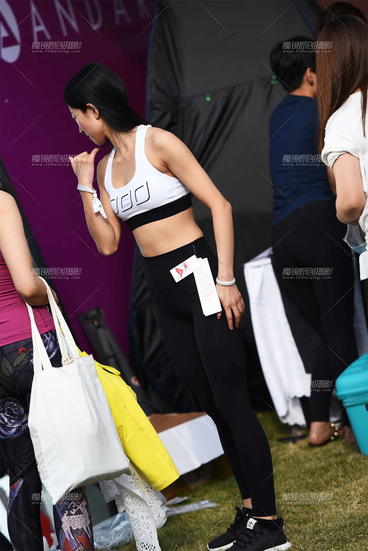 应该是白色漂亮-日更街拍