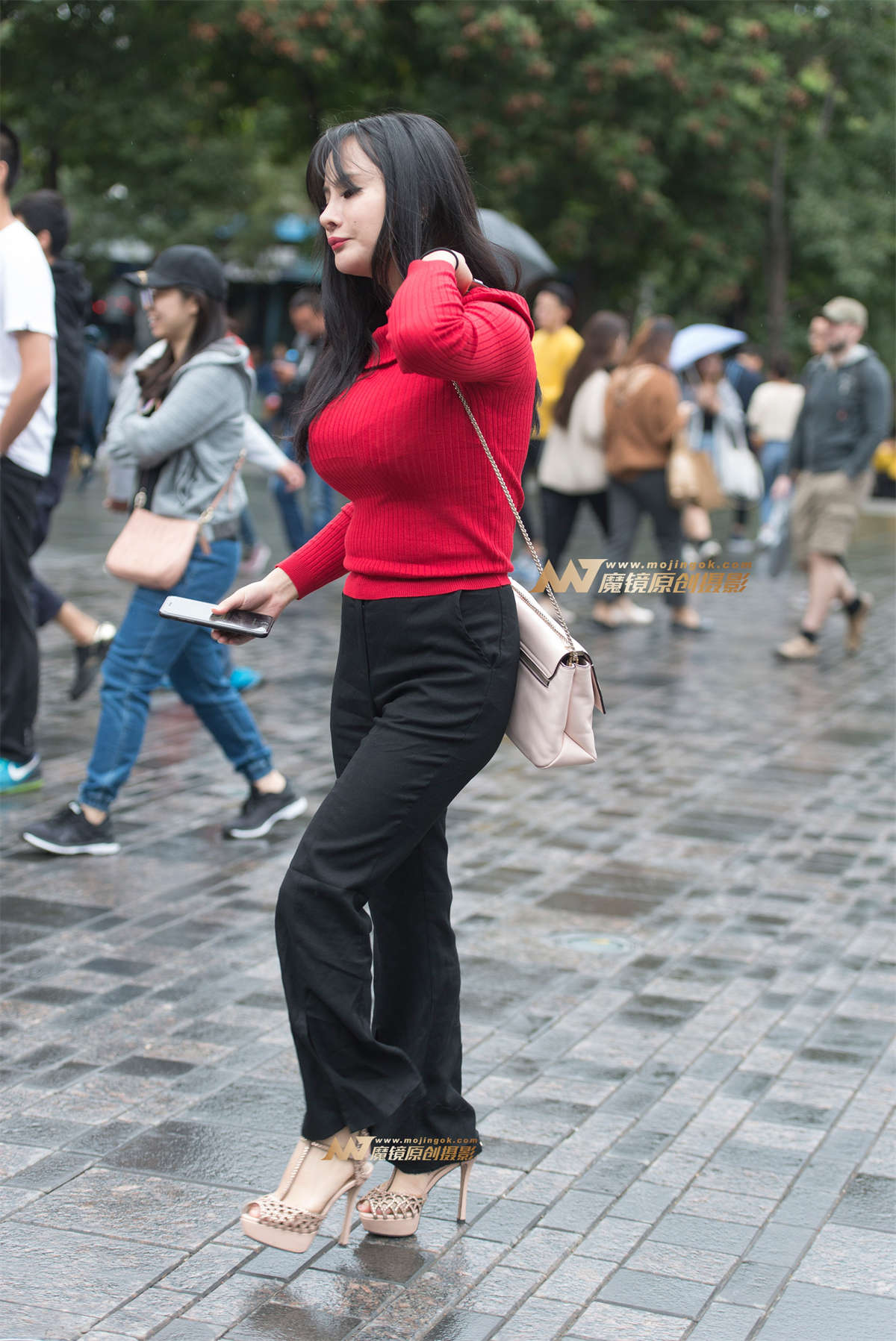 巨乳！！一对大灯照耀大地-日更街拍