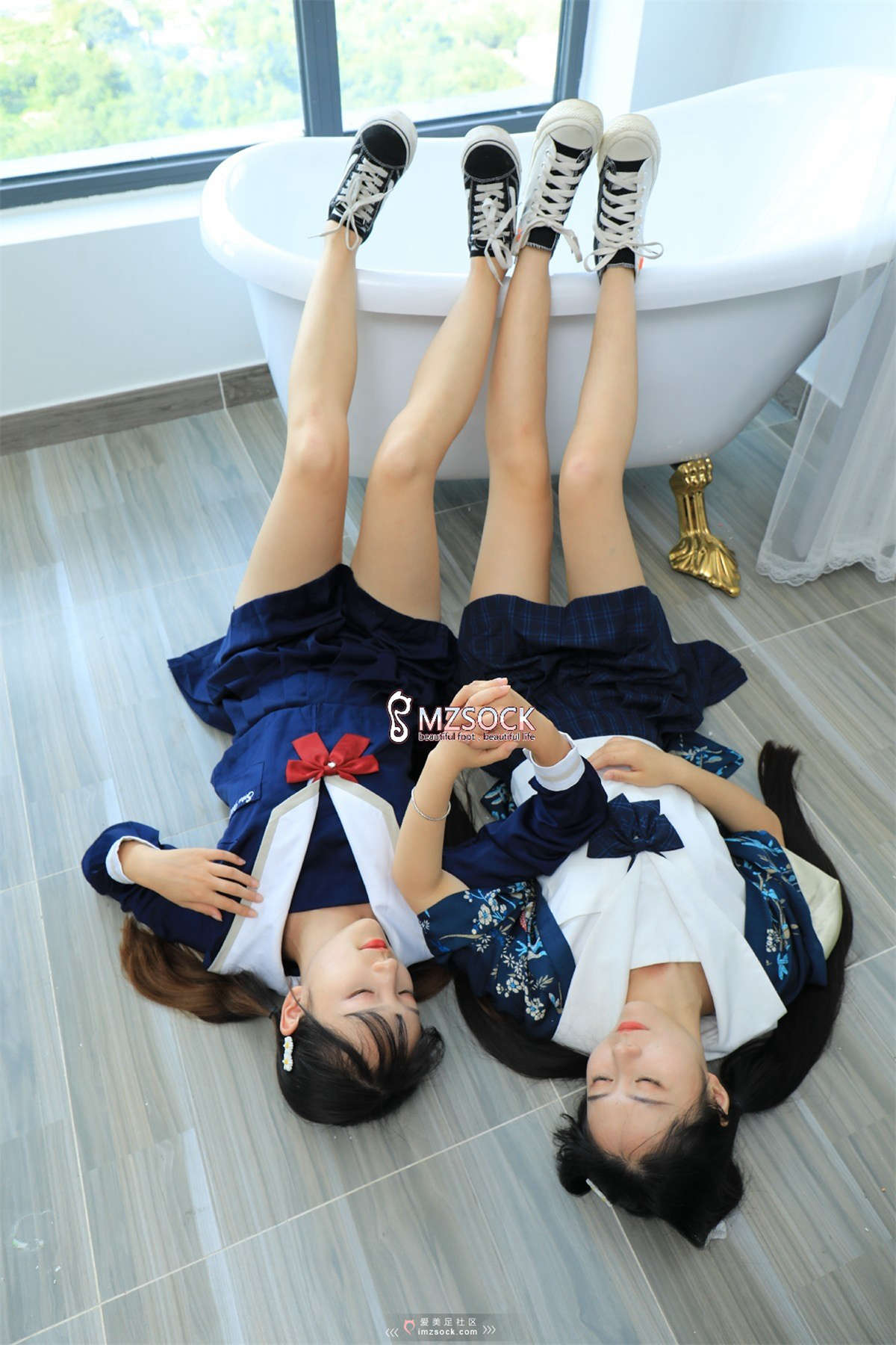 MZSOCK-2019 NO.053 果儿.雪雪-日更街拍