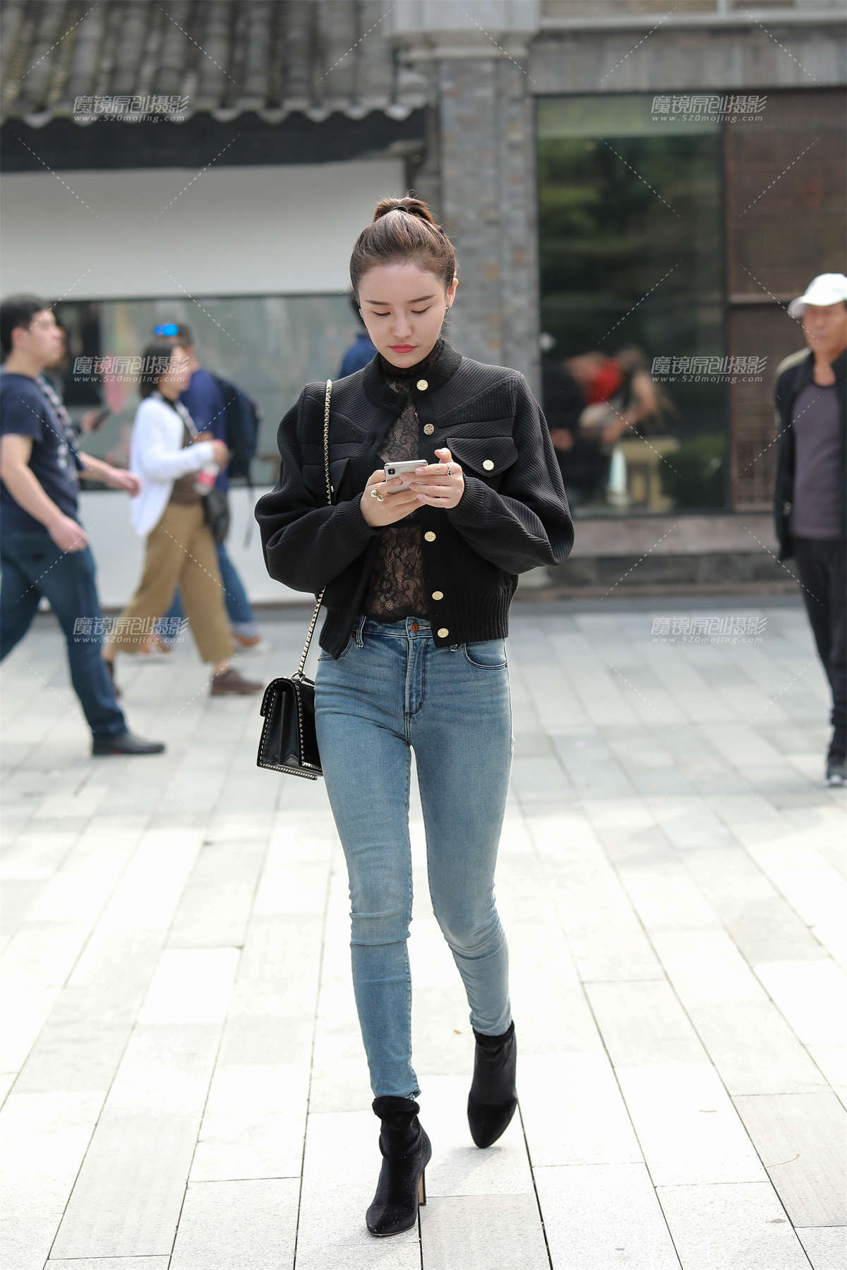 【凯恩赛贴】气质酥胸美女-日更街拍