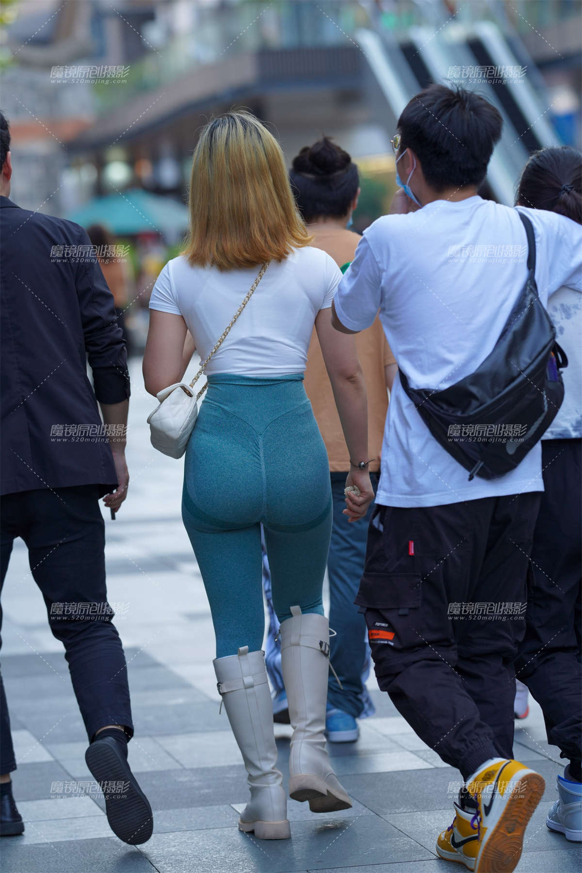 图片[2]-瑜伽裤女孩-日更街拍