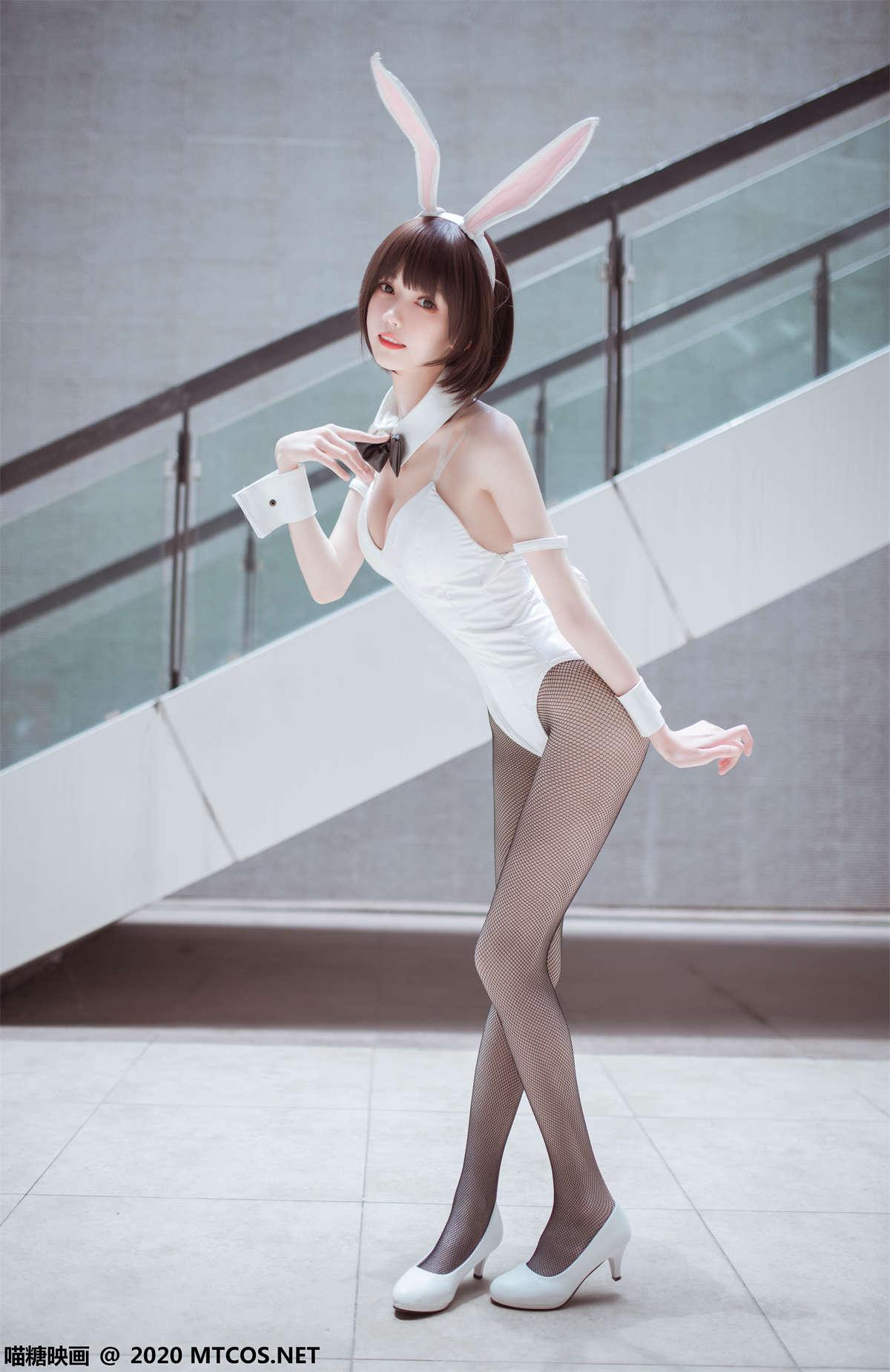 喵糖映画 TML.017 圣人惠兔女郎-日更街拍