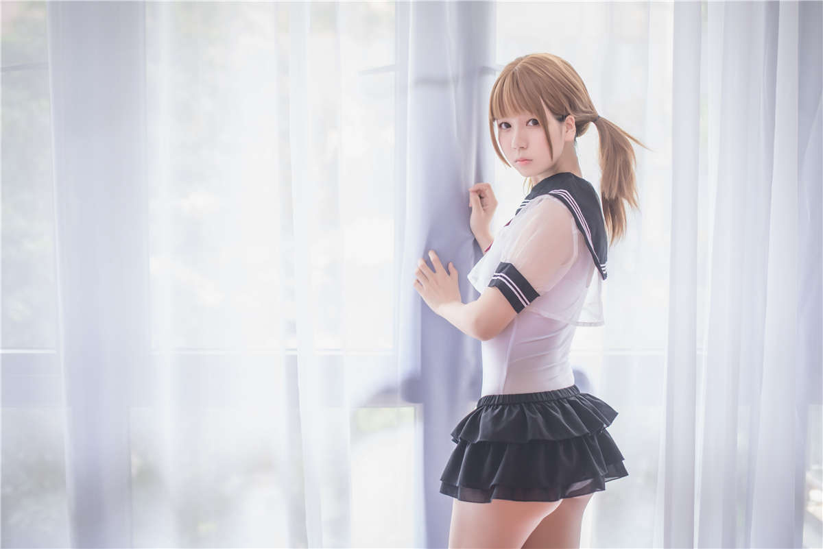 知名动漫博主-白金Saki No.7 学生制服-日更街拍