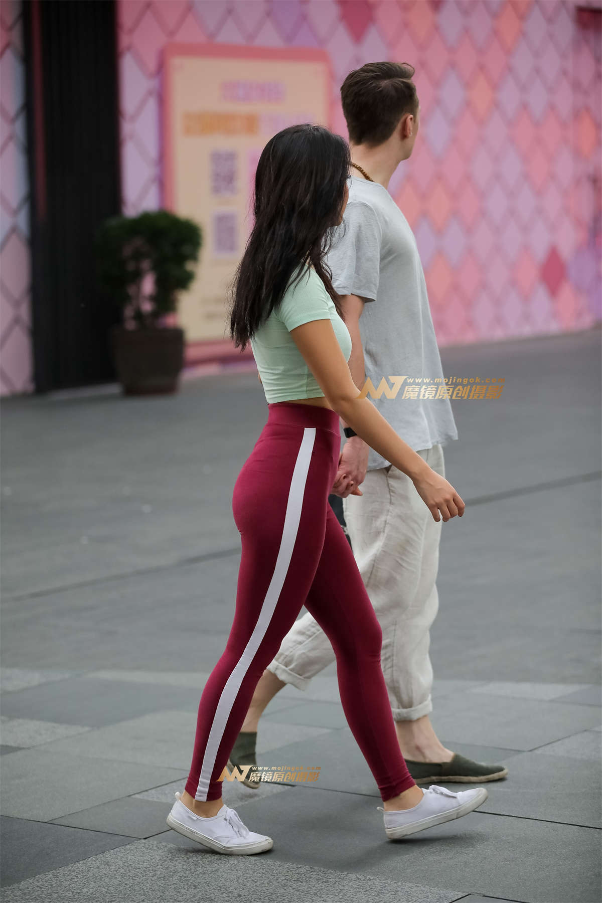 图片[2]-【凯恩赛帖】健身美眉 紧身裤也藏不住的身材-日更街拍