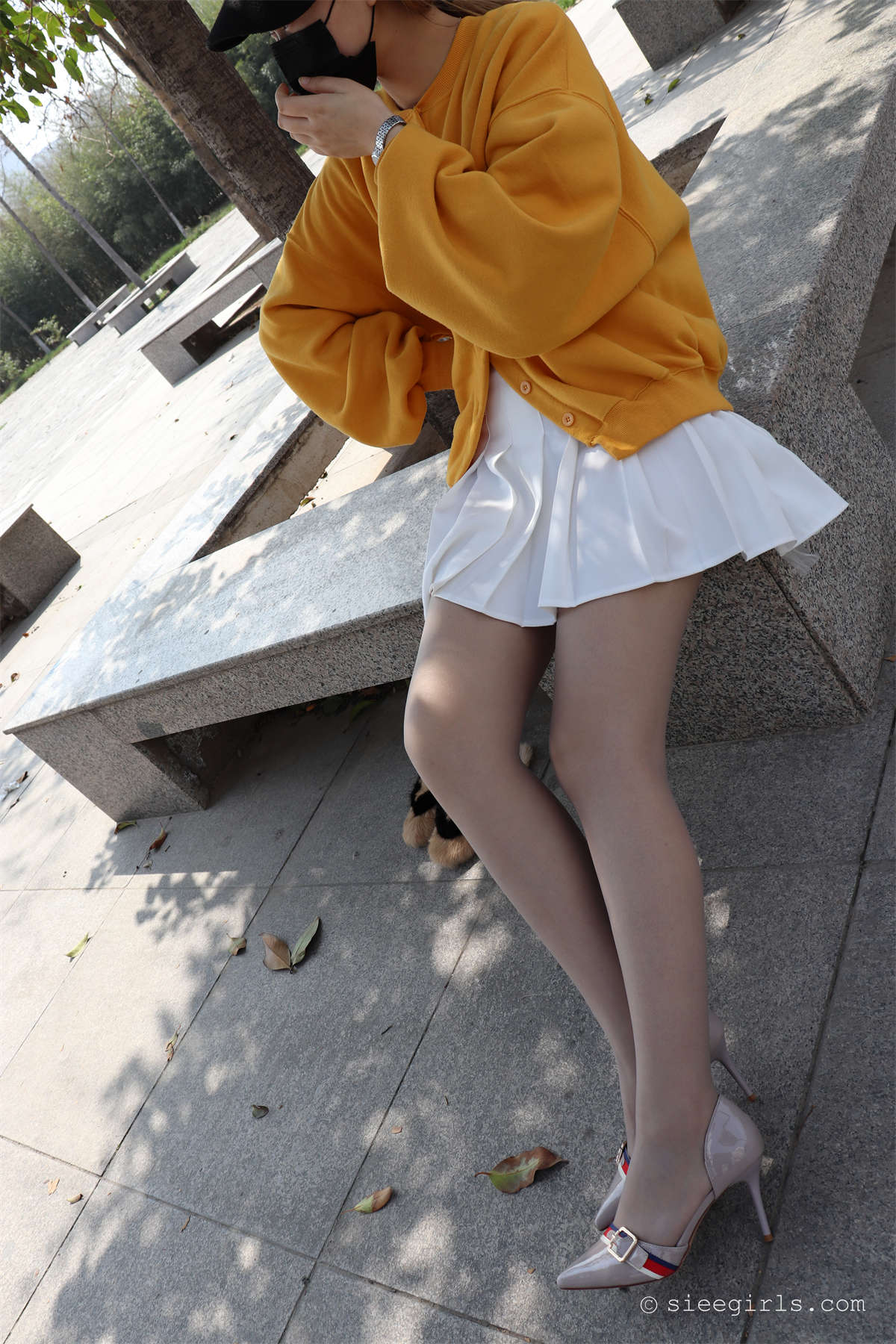 SIEE丝意新刊 NO.070 依依 云淡风轻-日更街拍