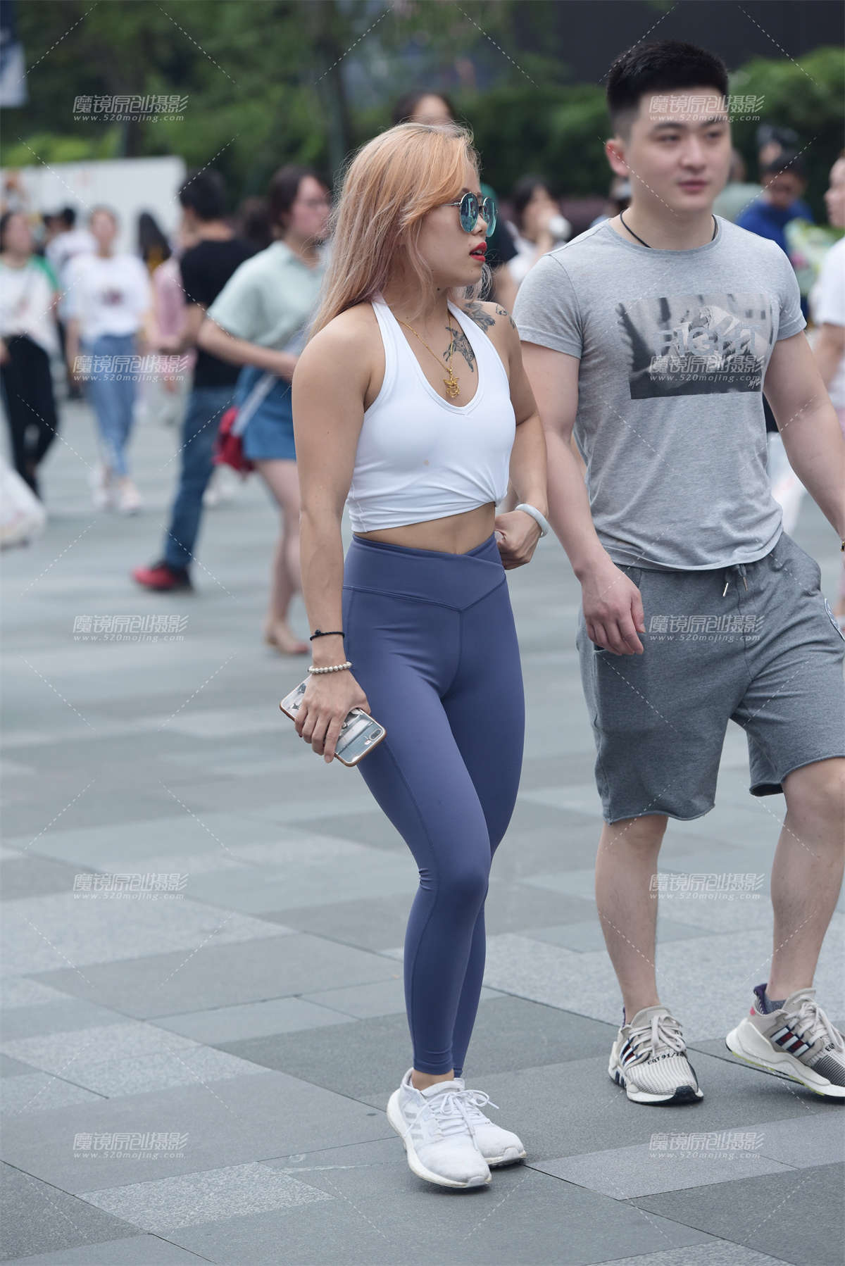 金发美少女-日更街拍