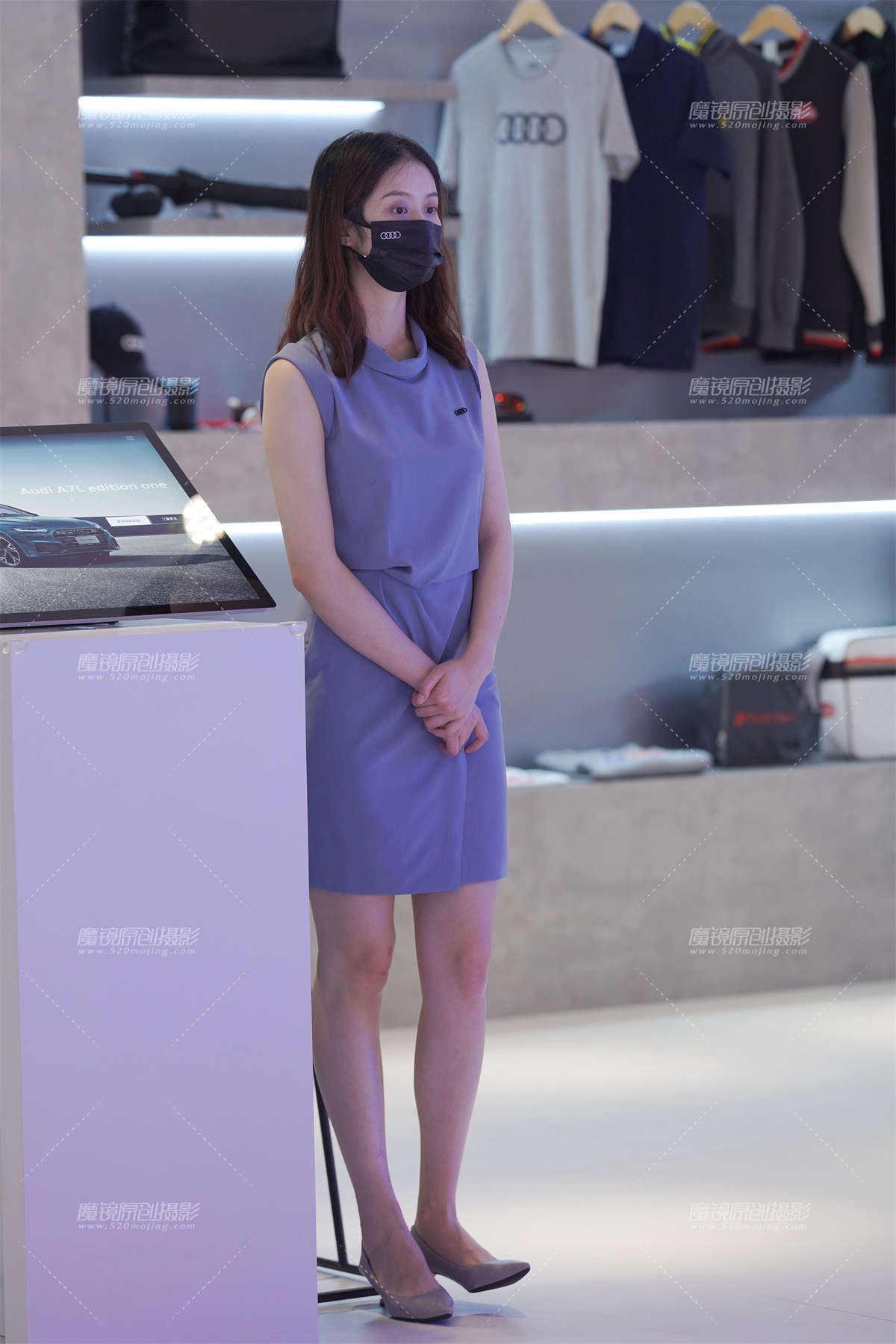 展台美眉-日更街拍