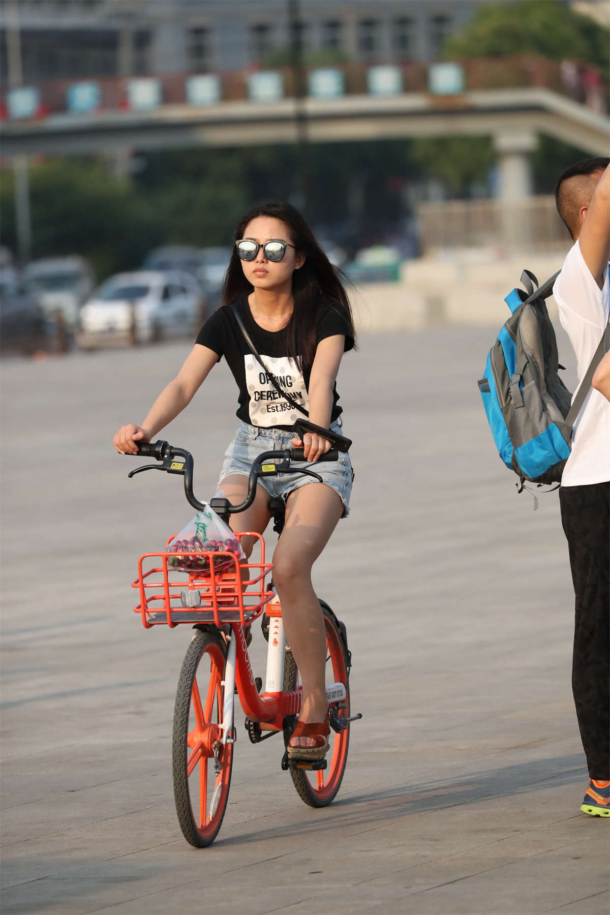 佳能器材第一帖-短裤少女的单车岁月（11P）-日更街拍