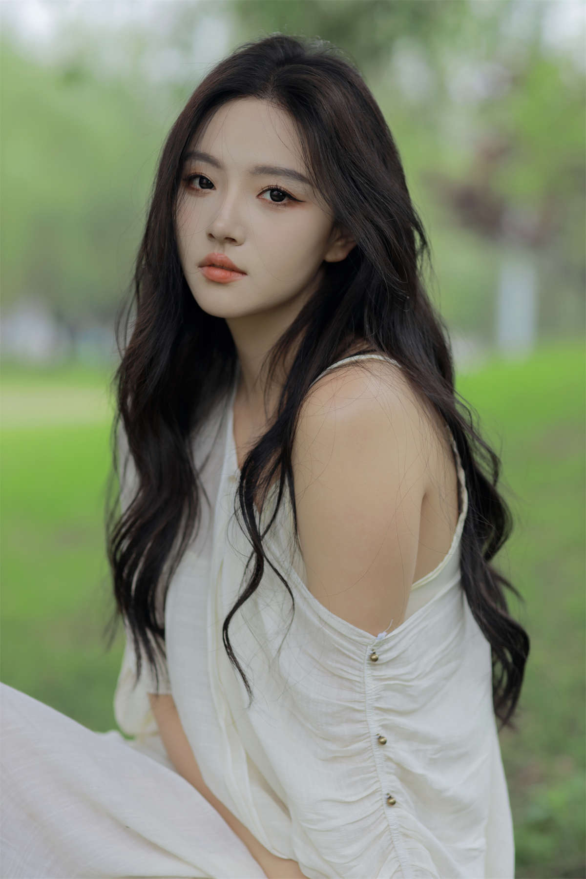 YITUYU艺图语 2024.06.03 绿色季节 Elaine-日更街拍