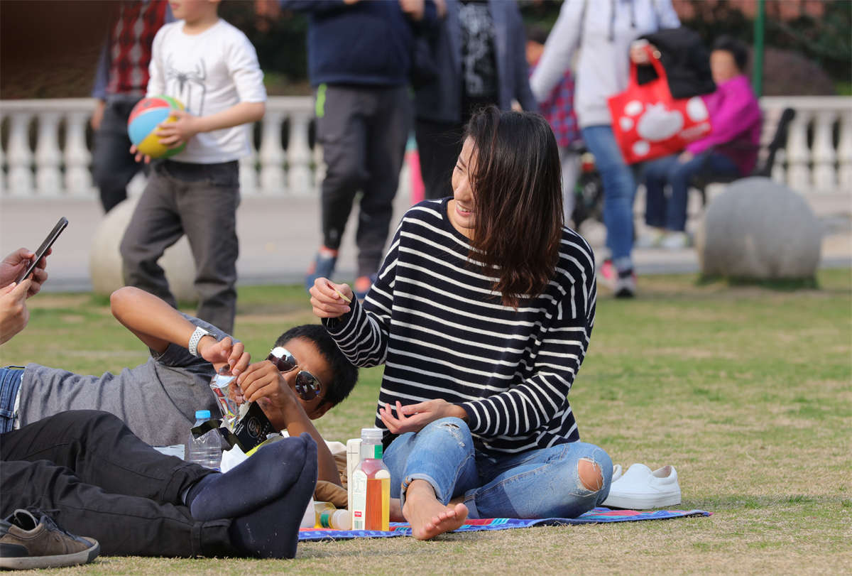 图片[2]-踏青公园街拍系列No.1630 当过主角的女神，这次翩翩起舞再给你带来惊喜 第1套-日更街拍