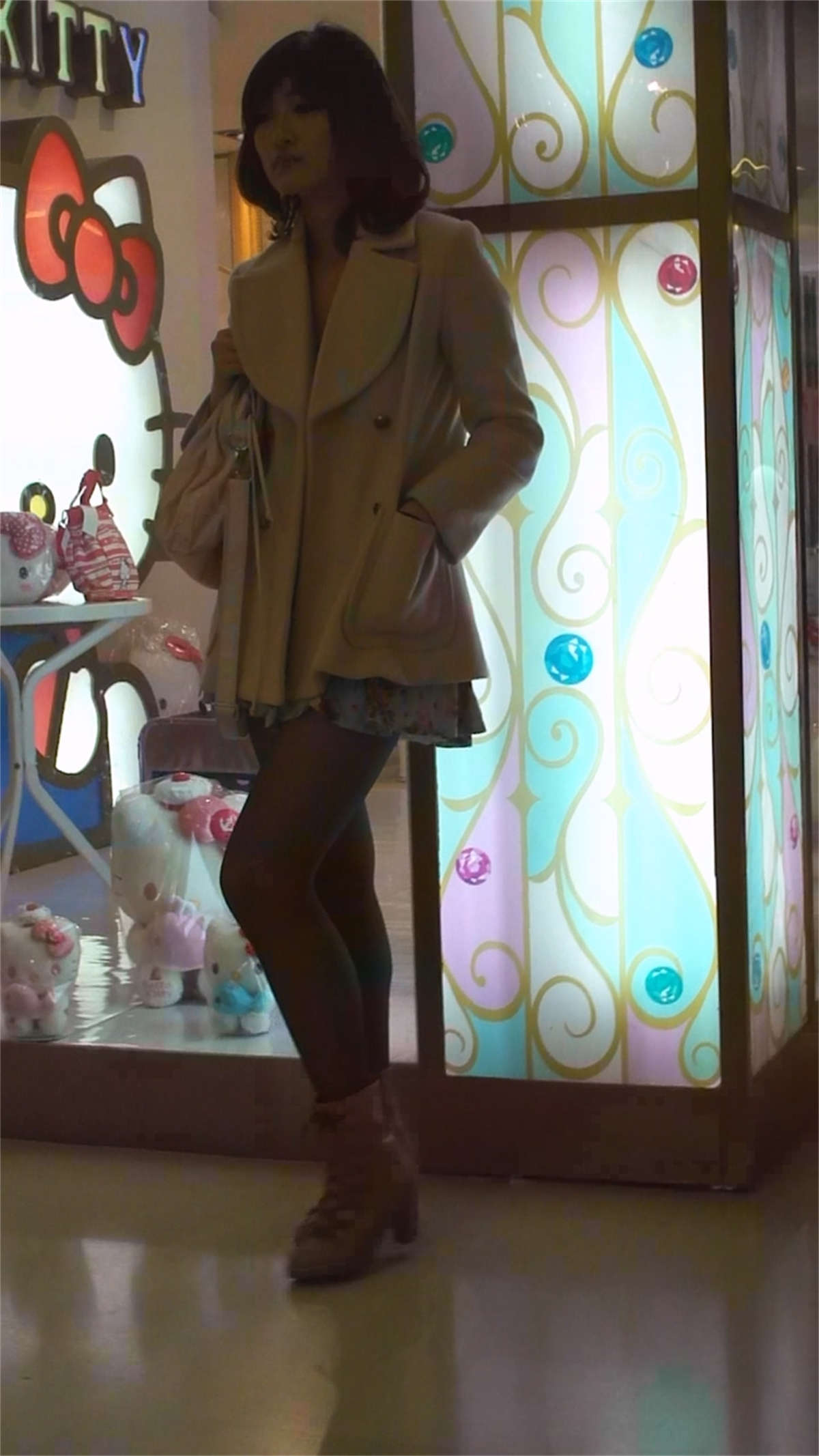 图片[2]-碎花小短裙清纯黑丝MM-日更街拍