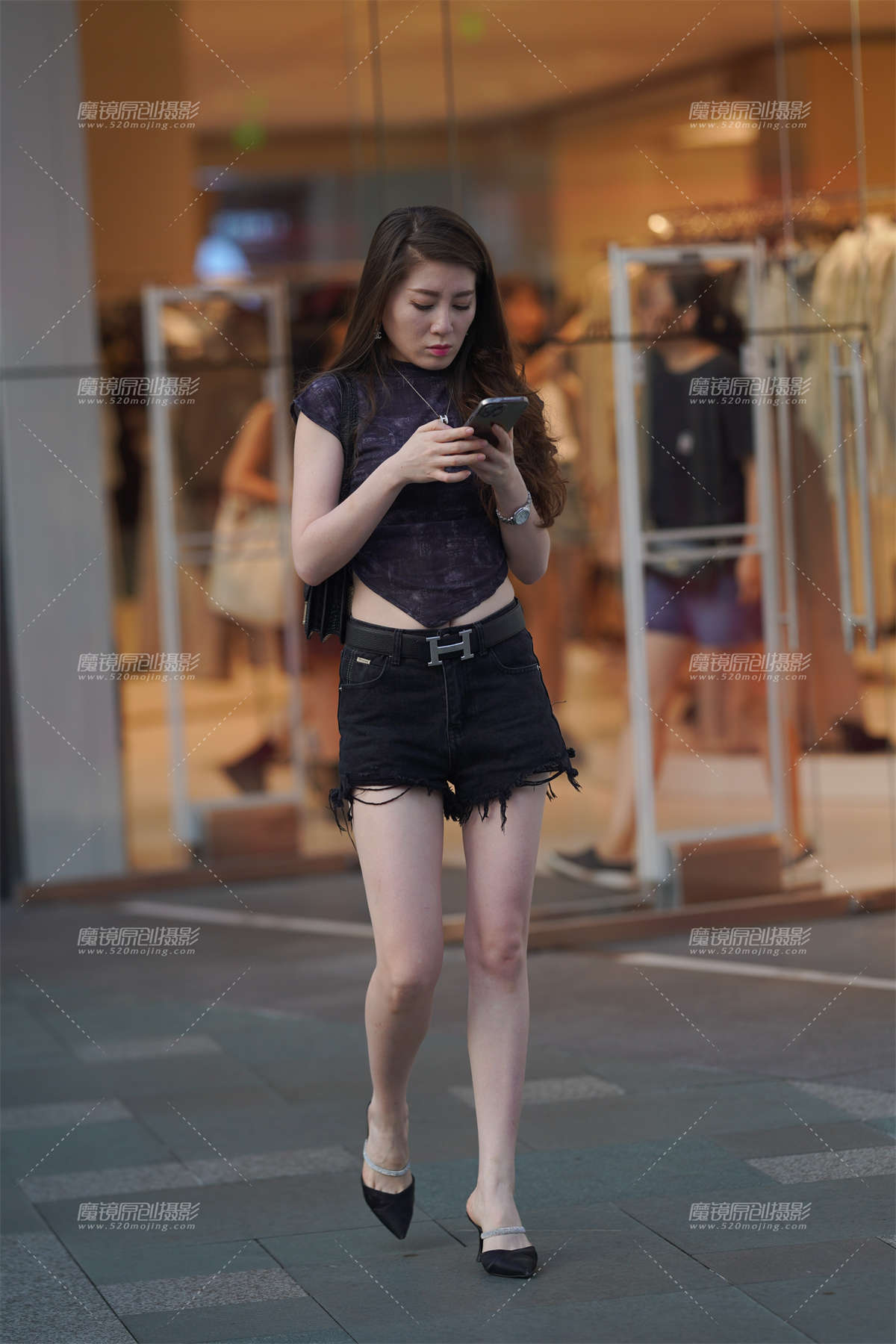 图片[2]-热裤美腿-日更街拍