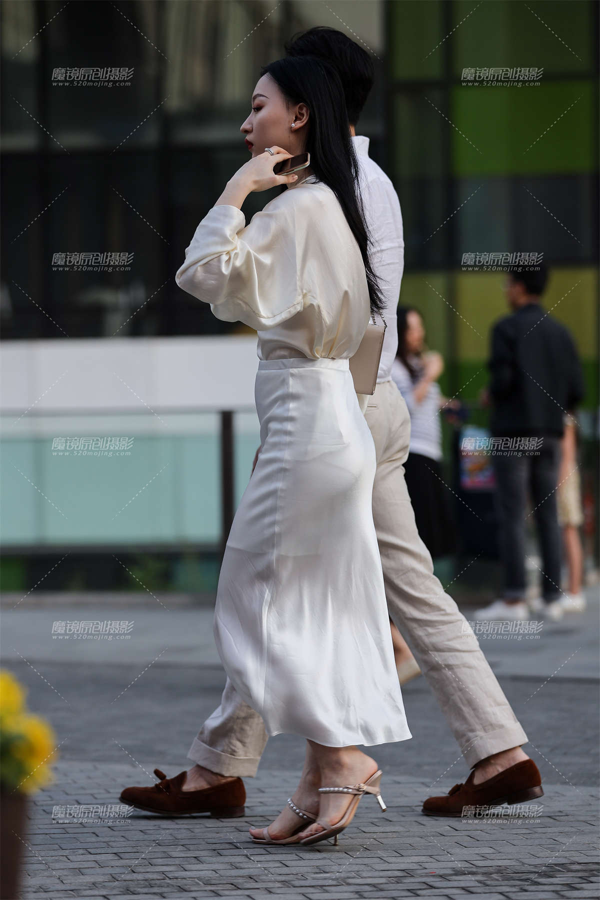 【小默赛帖】第1438篇★一身洁白性感美女★-日更街拍