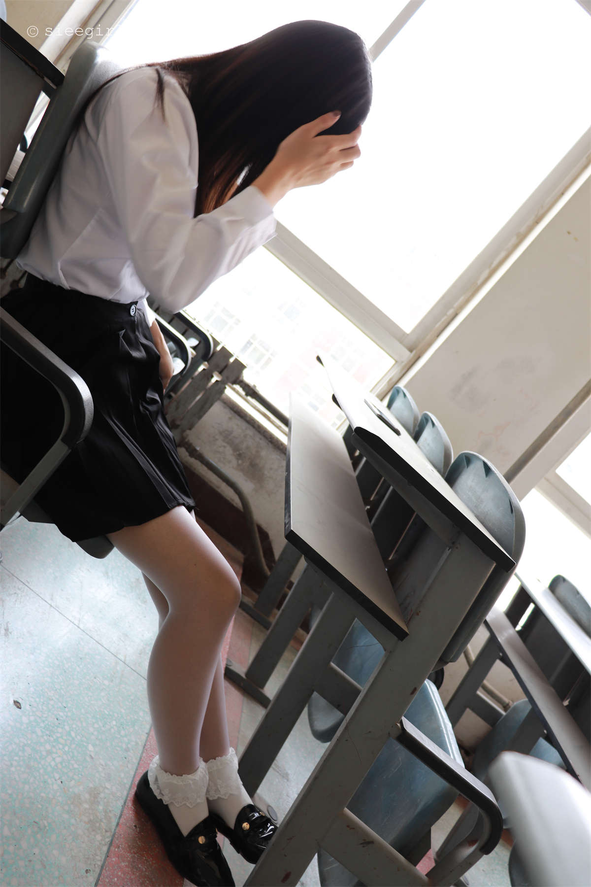 SIEE丝意新刊 NO.073 琦琦 教室午休-日更街拍