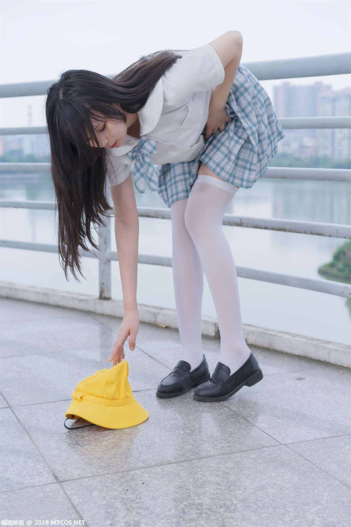 喵糖映画 VOL.015 白丝格子裙-日更街拍