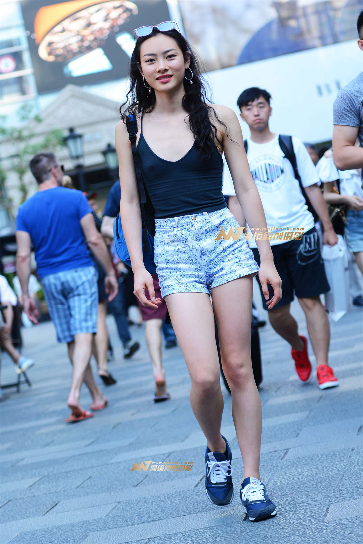 【咔喳赛贴】自信的妹妹-日更街拍