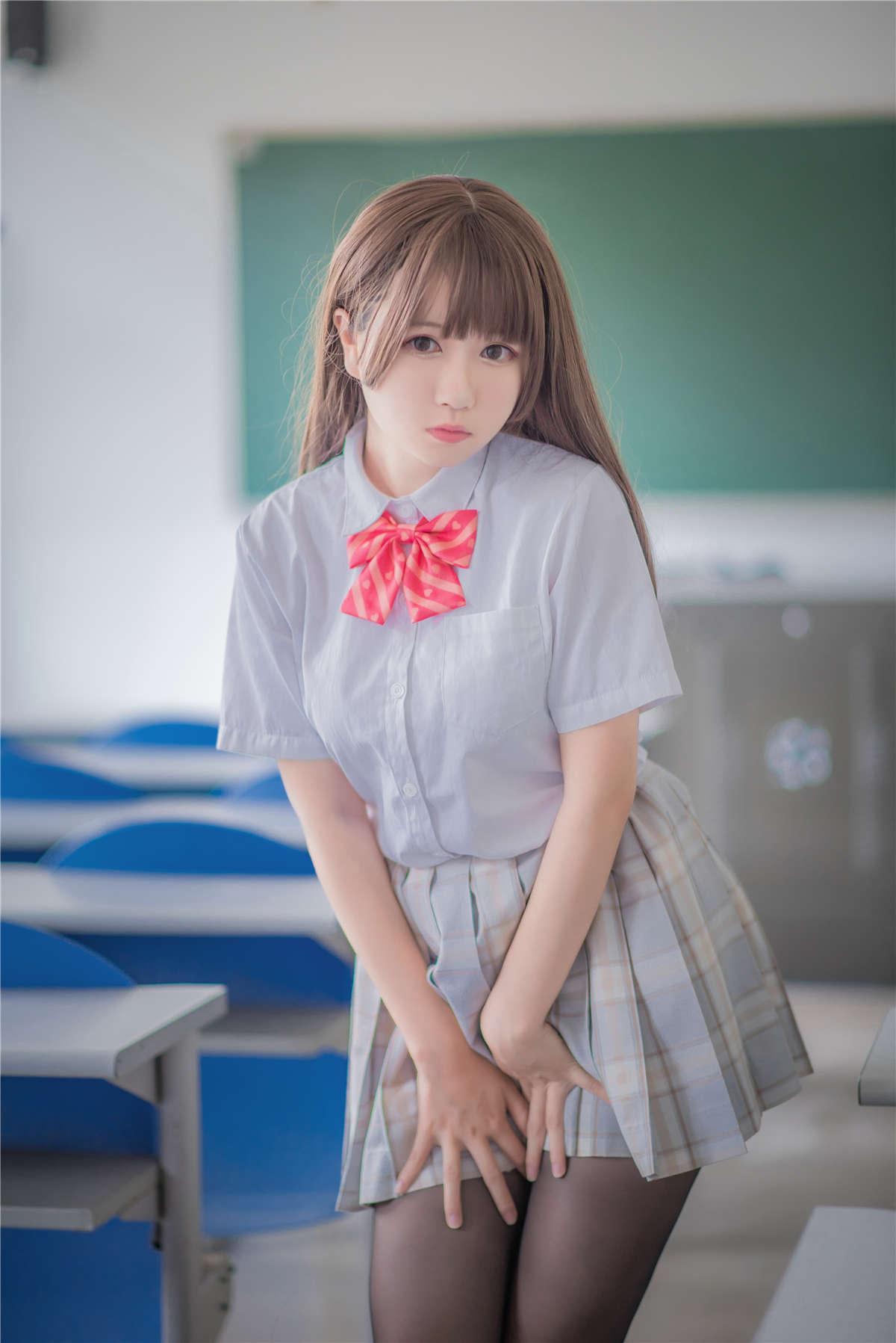 知名动漫博主-白金Saki No.9 制服黑丝-日更街拍