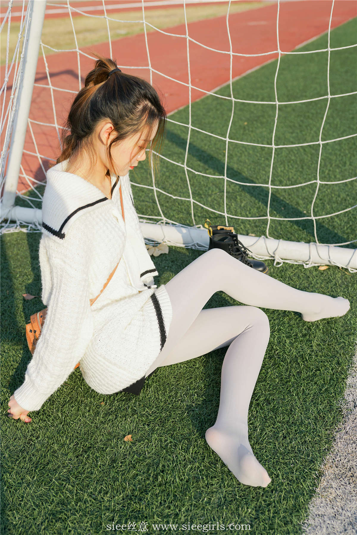 图片[2]-SIEE丝意 NO.385 樱樱 留恋灰咝-日更街拍