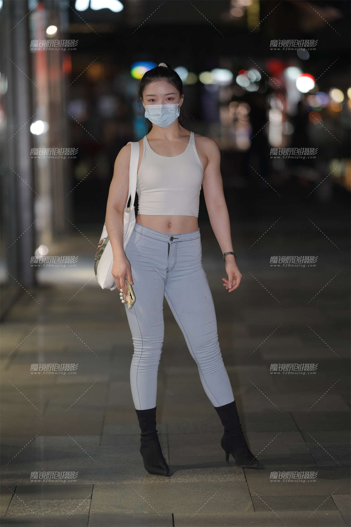 紧牛女孩 身材不赖-日更街拍