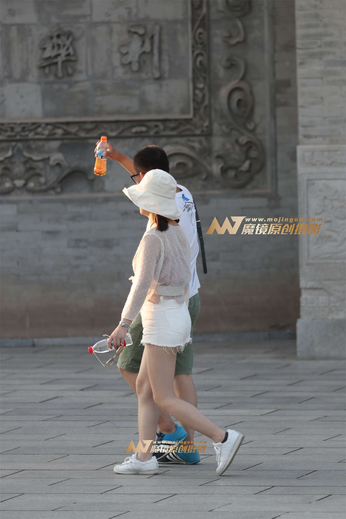 图片[2]-【兰青赛帖】浑圆白短裤妹妹-日更街拍