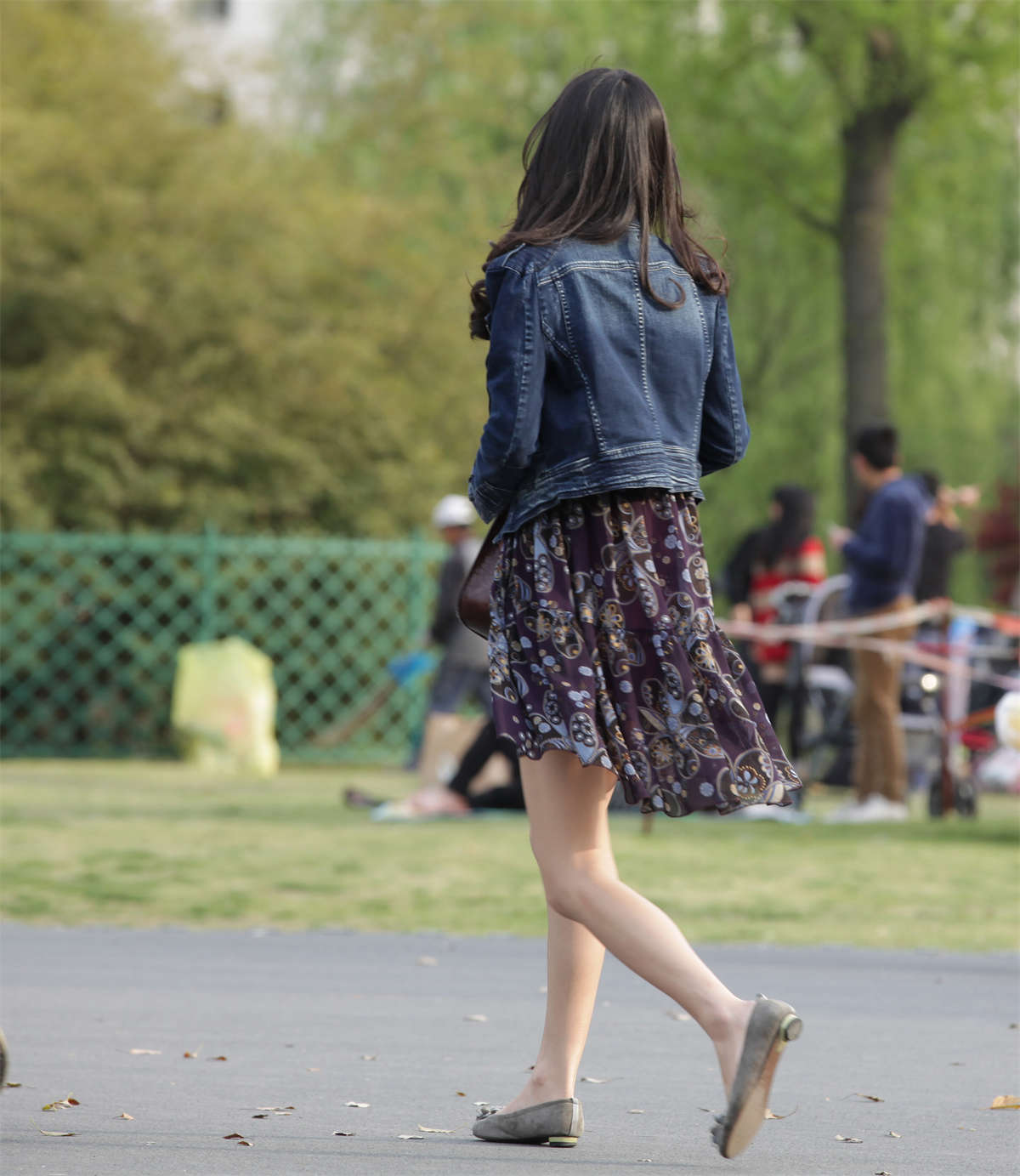 图片[2]-踏青公园街拍系列No.407 冷美人的等待时刻-日更街拍