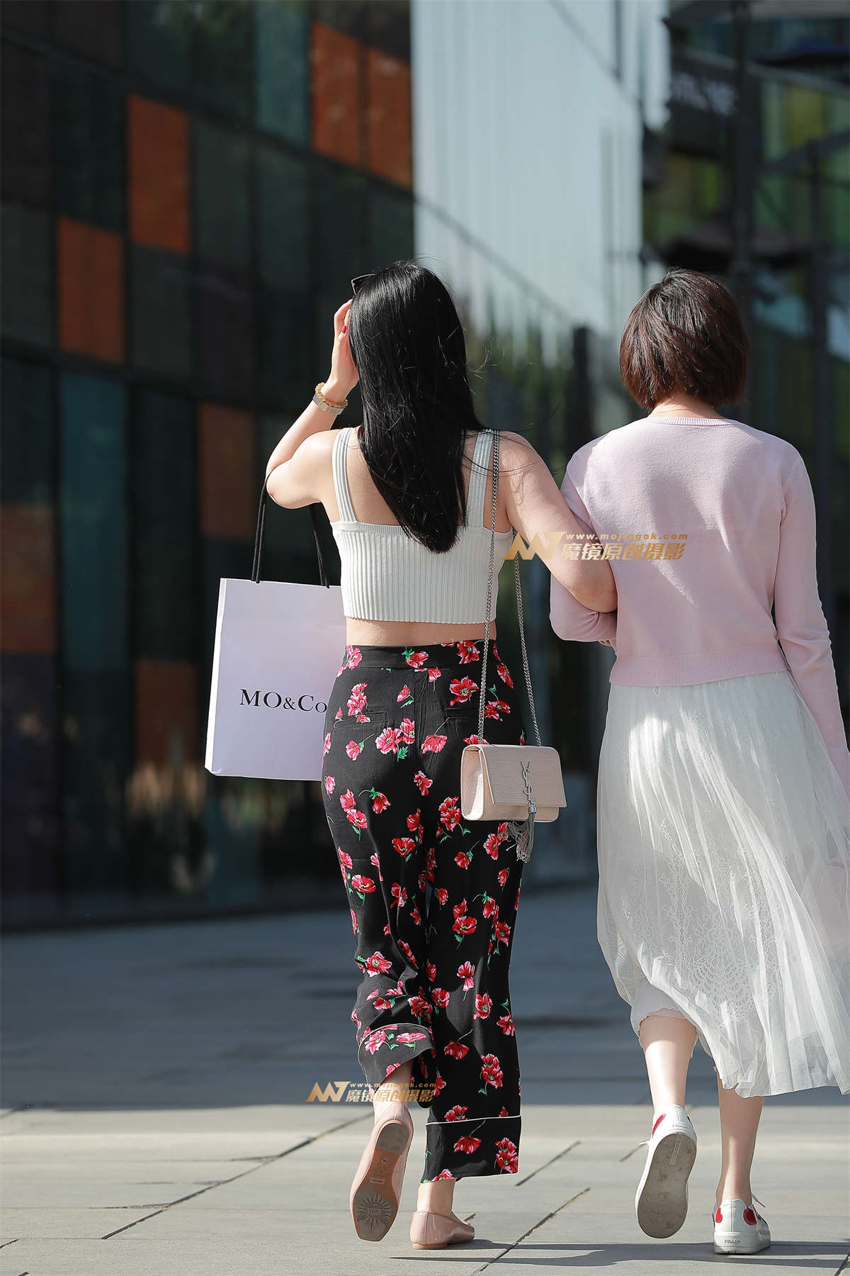 图片[2]-【街拍之魂赛帖】B33、微微一笑 悦目佳人-日更街拍