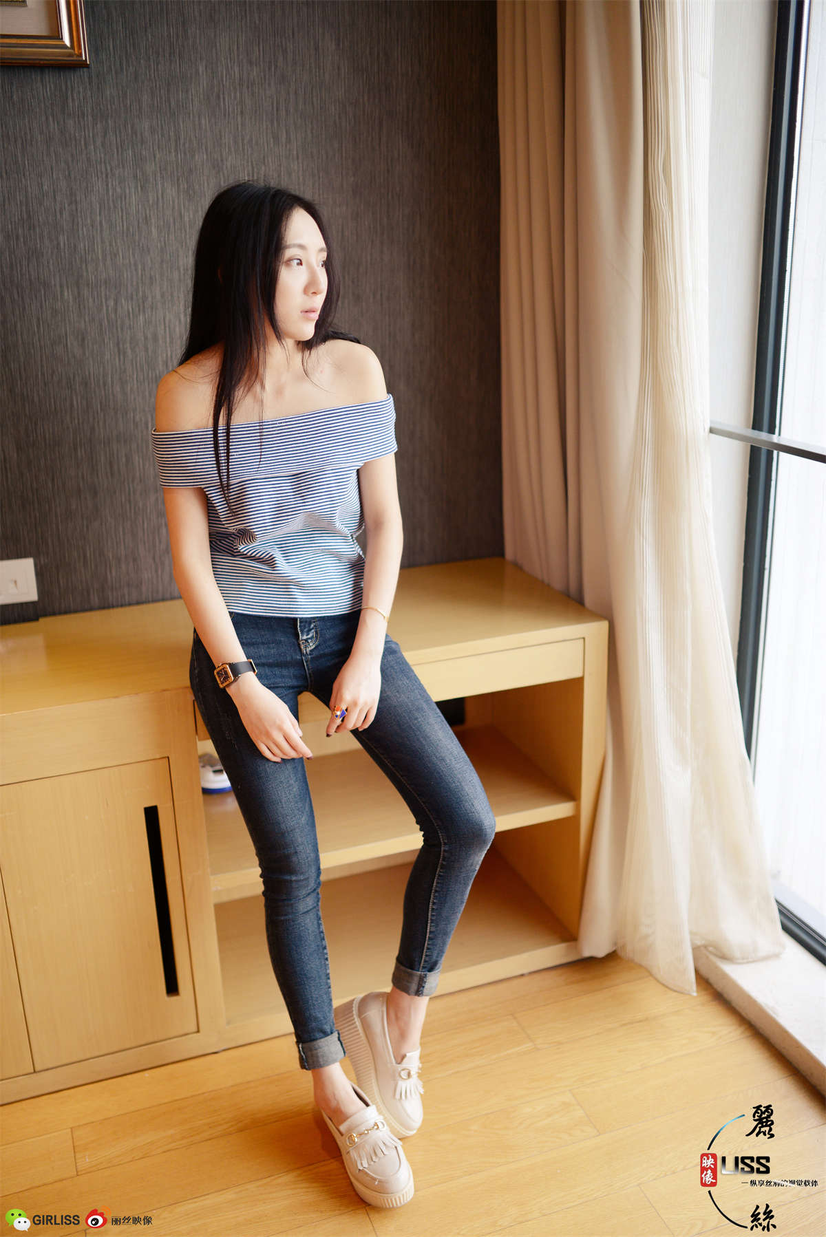 LISS丽丝映像 NO.096 你的微笑-日更街拍