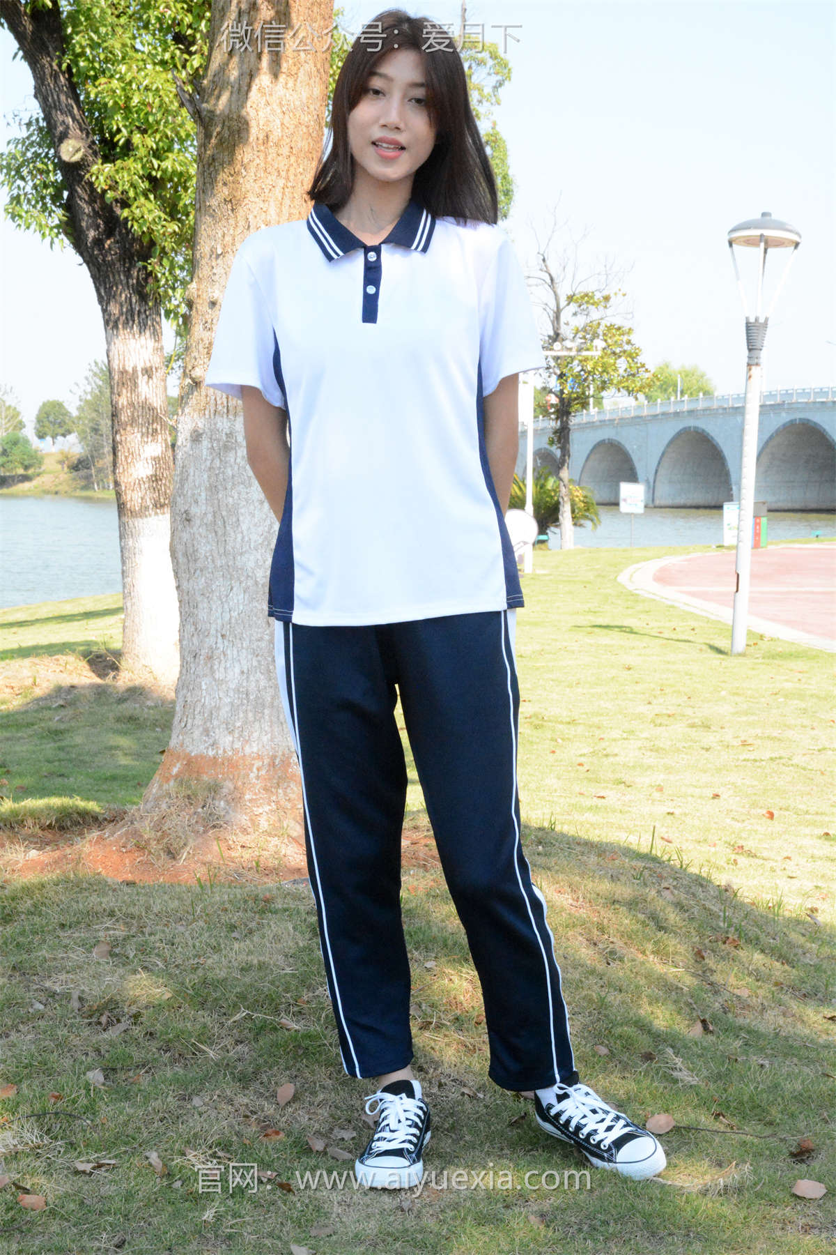 图片[2]-月下摄影 NO.004 秀秀 浅发校服 其实我喜欢酷酷的，今天第一期被安排了校服！-日更街拍