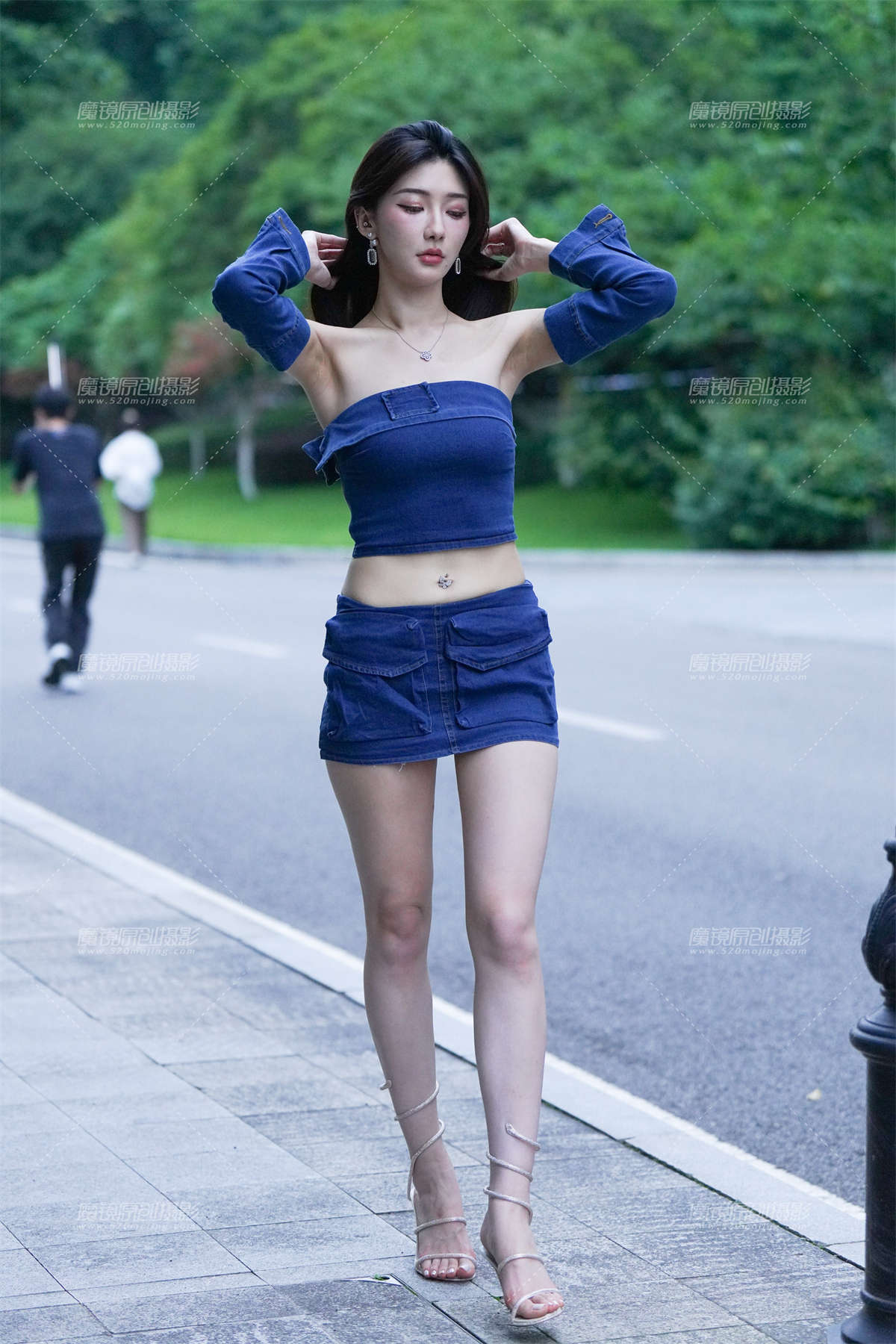 图片[2]-颜值 美腿 玉足-日更街拍