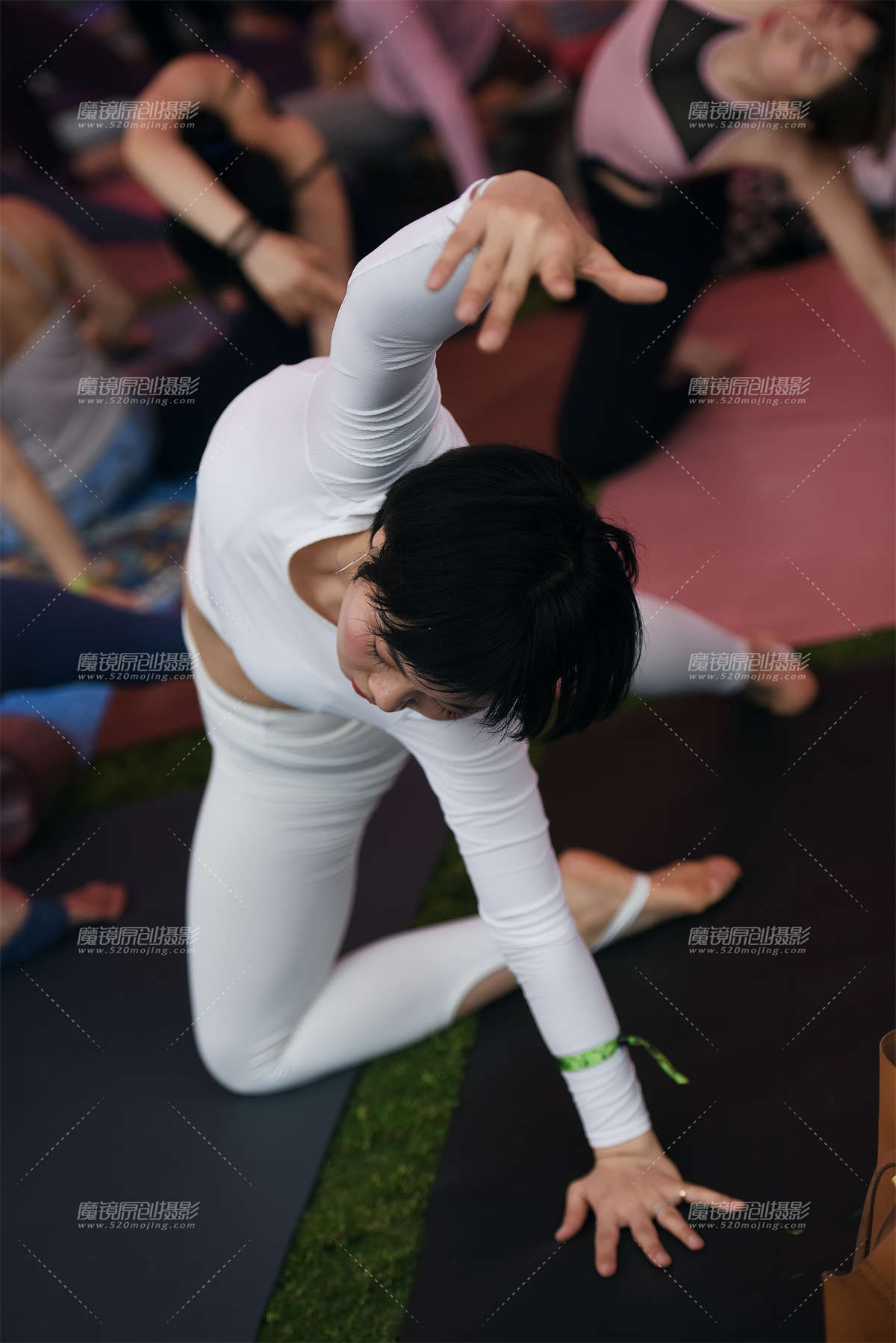 图片[2]-【咔喳赛帖】动作漂亮-日更街拍