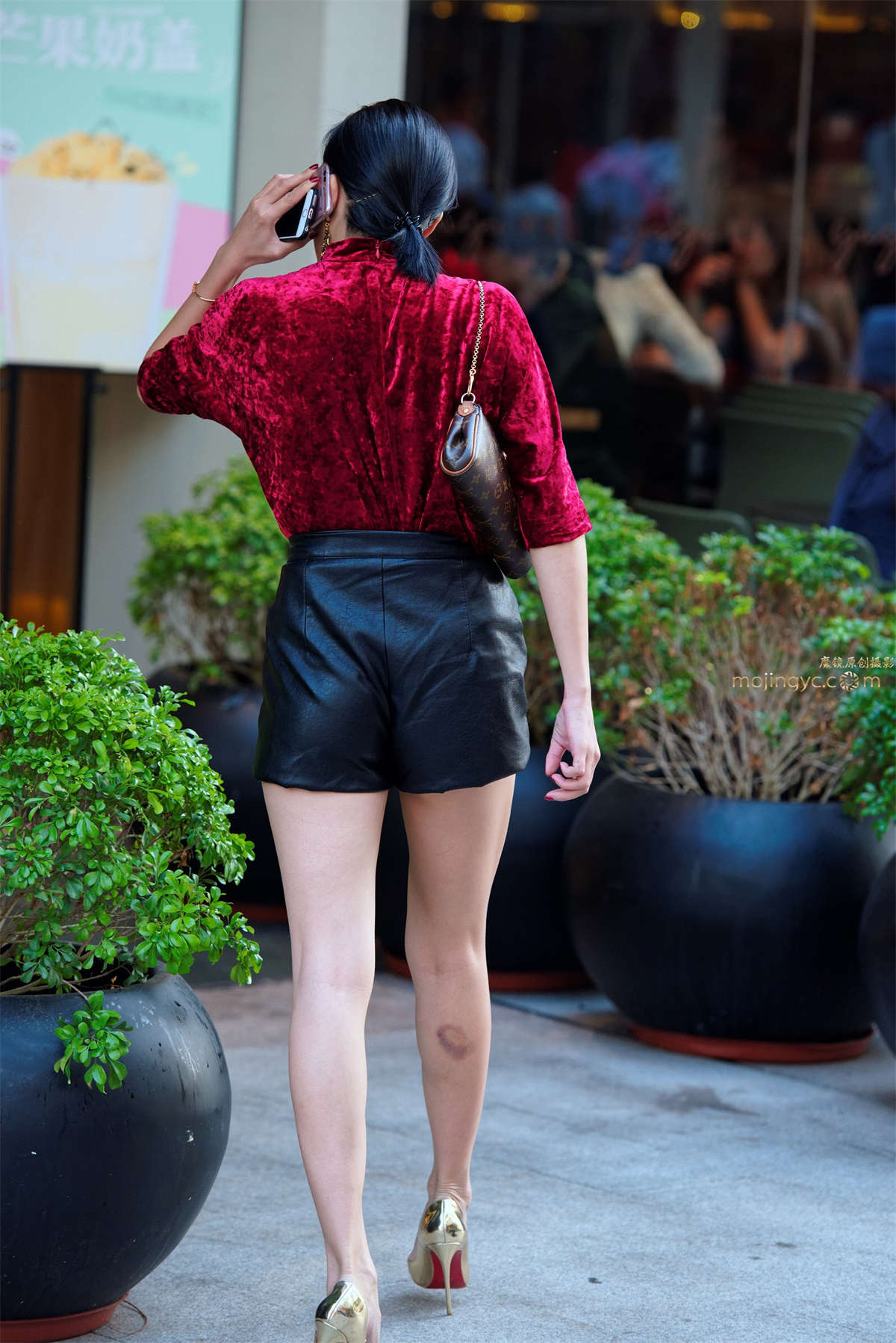 皮短裤，长腿，高跟-日更街拍