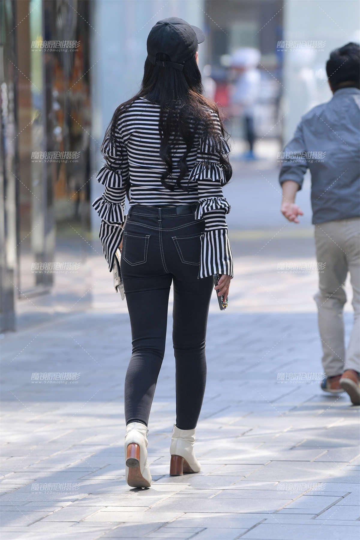 图片[2]-【红石赛帖】黑色紧牛美女-日更街拍